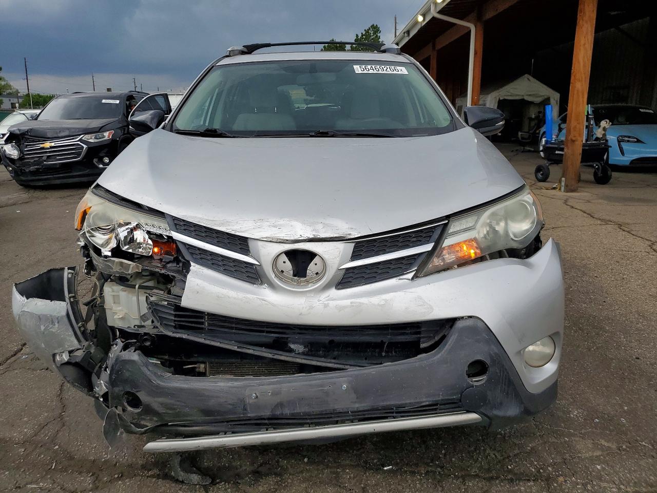 2015 Toyota Rav4 Xle Silver vin: JTMRFREV7FD127019