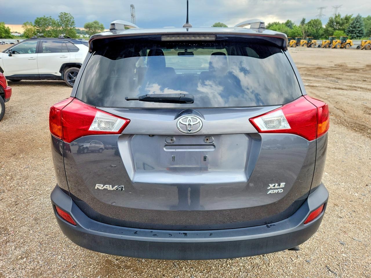2015 Toyota Rav4 Xle Gray vin: JTMRFREV7FD135069