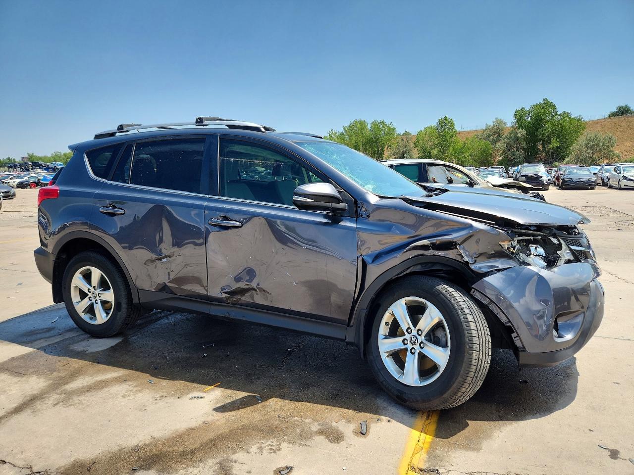 2015 Toyota Rav4 Xle Gray vin: JTMRFREV7FD174096