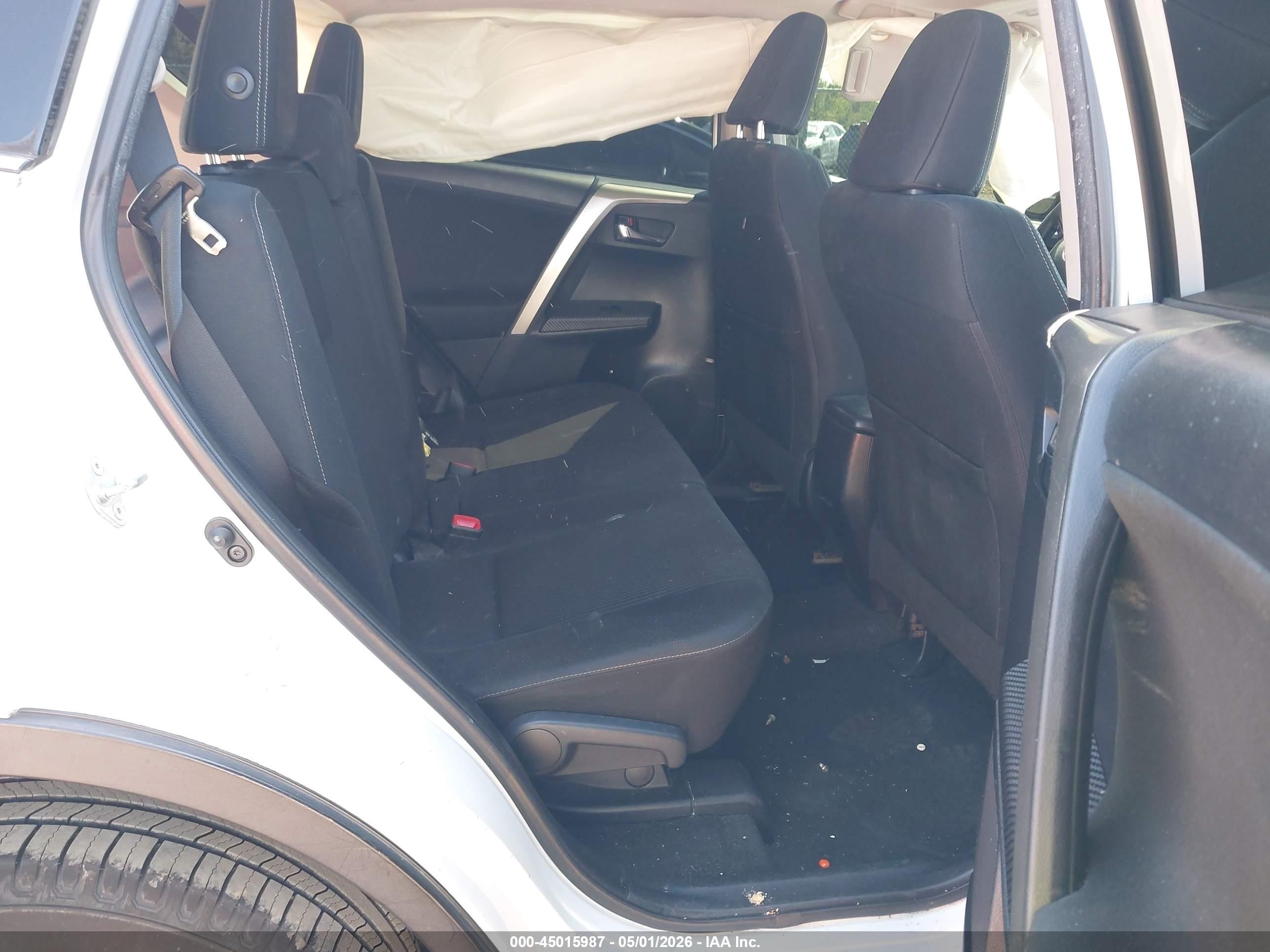 2015 Toyota Rav4 Xle White vin: JTMRFREV7FJ028167