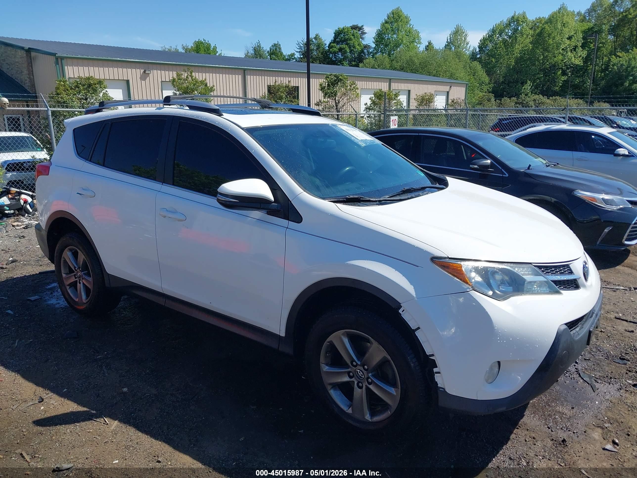 2015 Toyota Rav4 Xle White vin: JTMRFREV7FJ028167