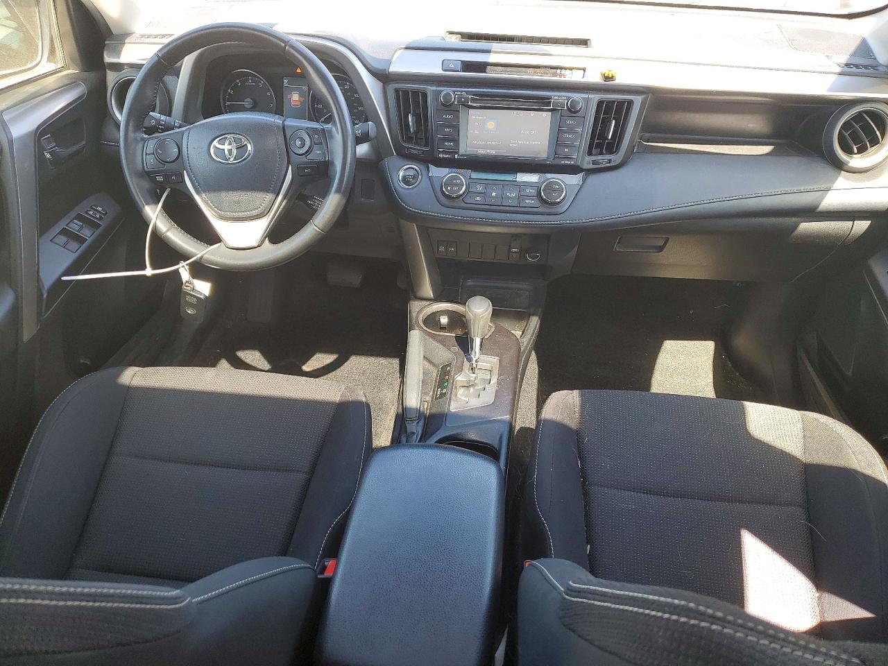 2018 Toyota Rav4 Xle Gray vin: JTMRFREV7JD235584