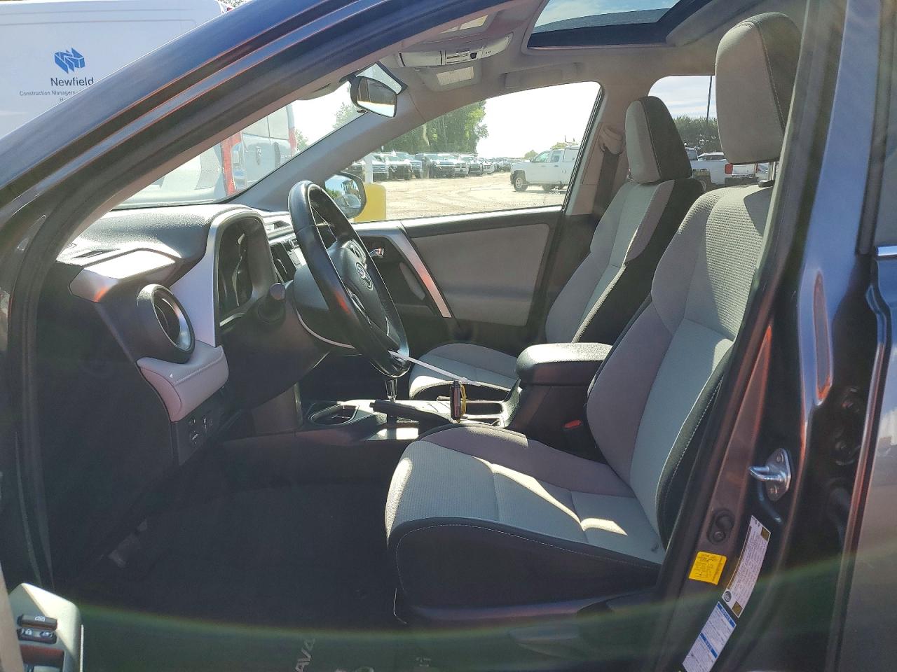 2018 Toyota Rav4 Xle Gray vin: JTMRFREV7JJ723239