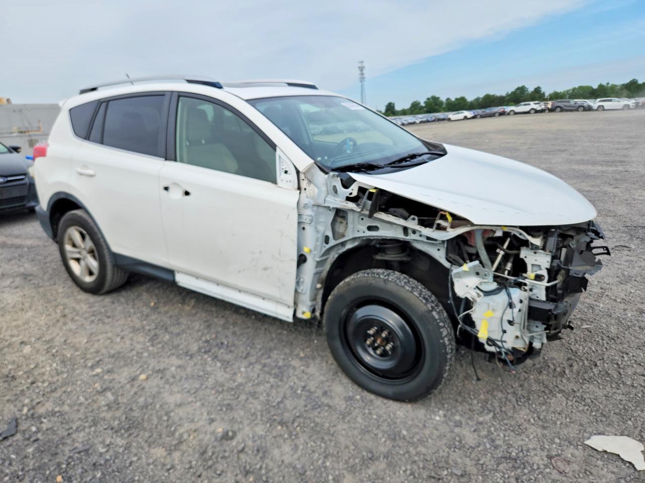 2013 Toyota Rav4 Xle White vin: JTMRFREV8D5025994