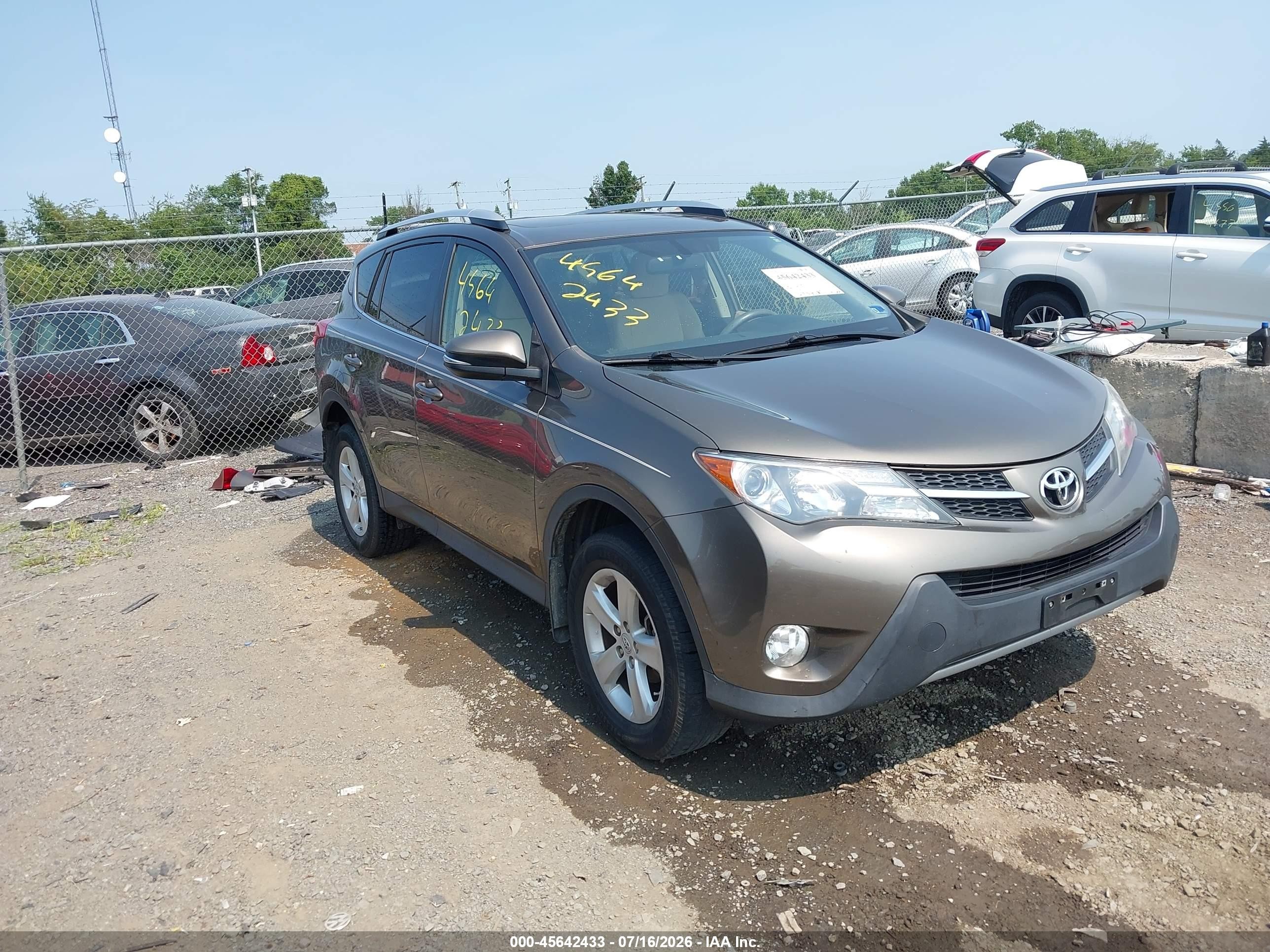 2013 Toyota Rav4 Xle Brown vin: JTMRFREV8DD035561