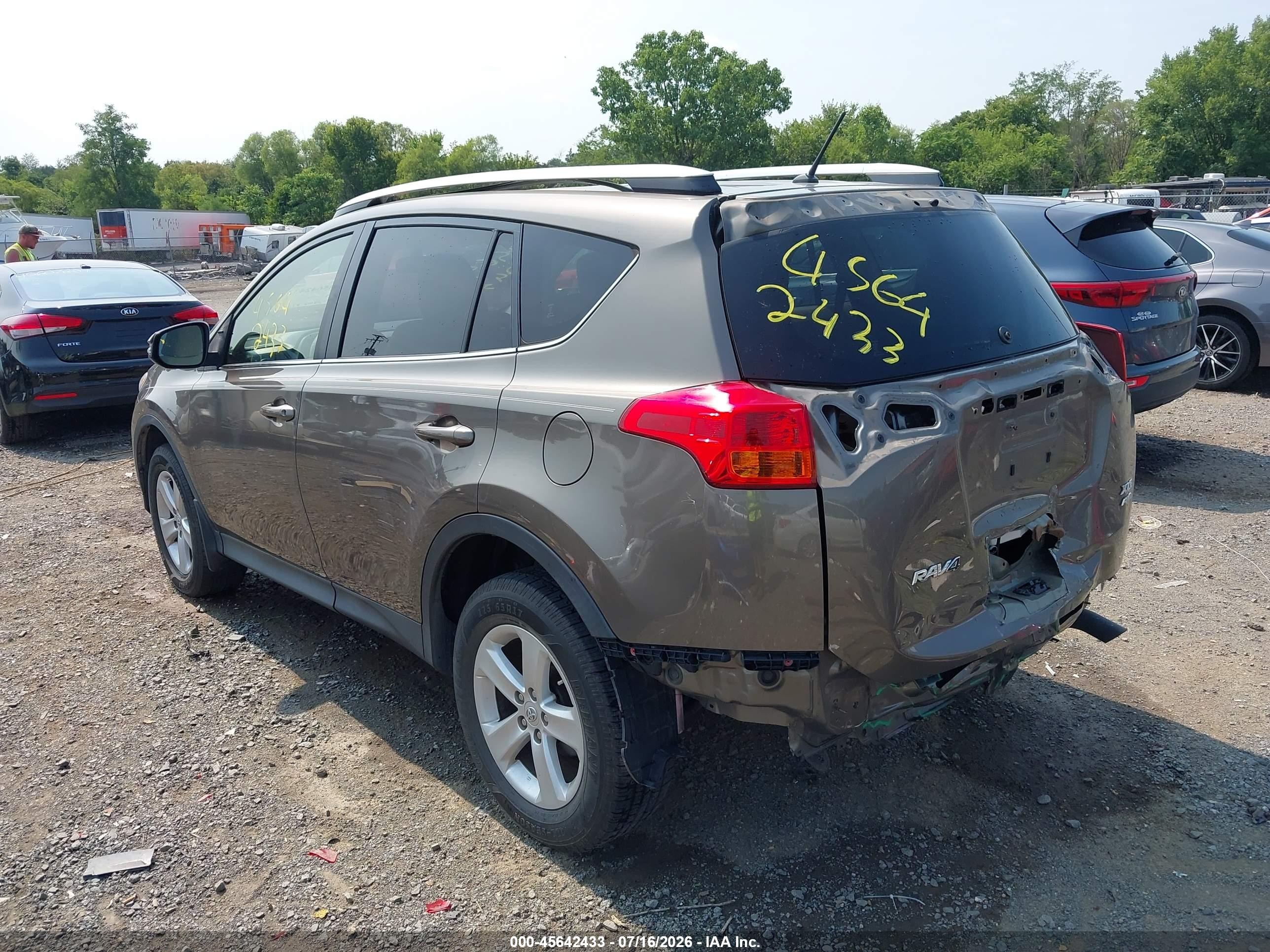 2013 Toyota Rav4 Xle Brown vin: JTMRFREV8DD035561