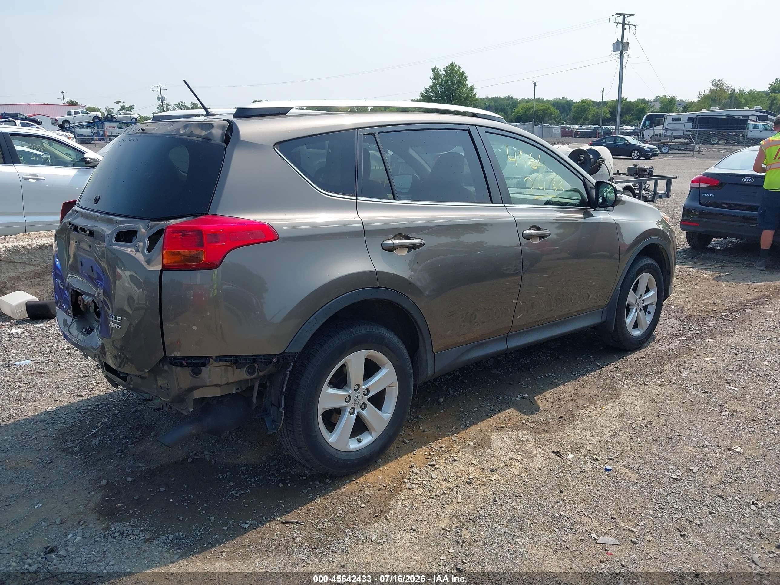 2013 Toyota Rav4 Xle Brown vin: JTMRFREV8DD035561
