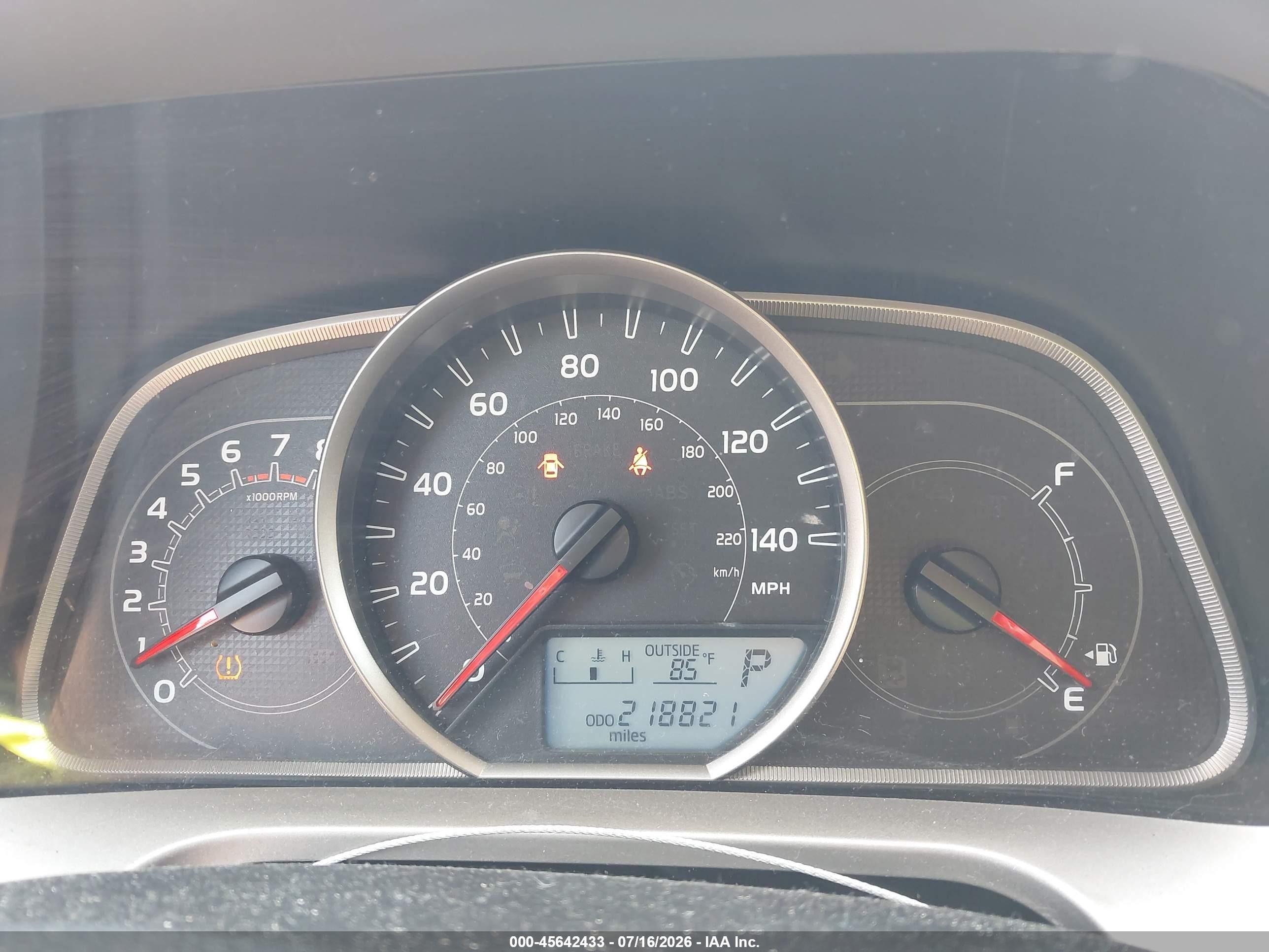 2013 Toyota Rav4 Xle Brown vin: JTMRFREV8DD035561