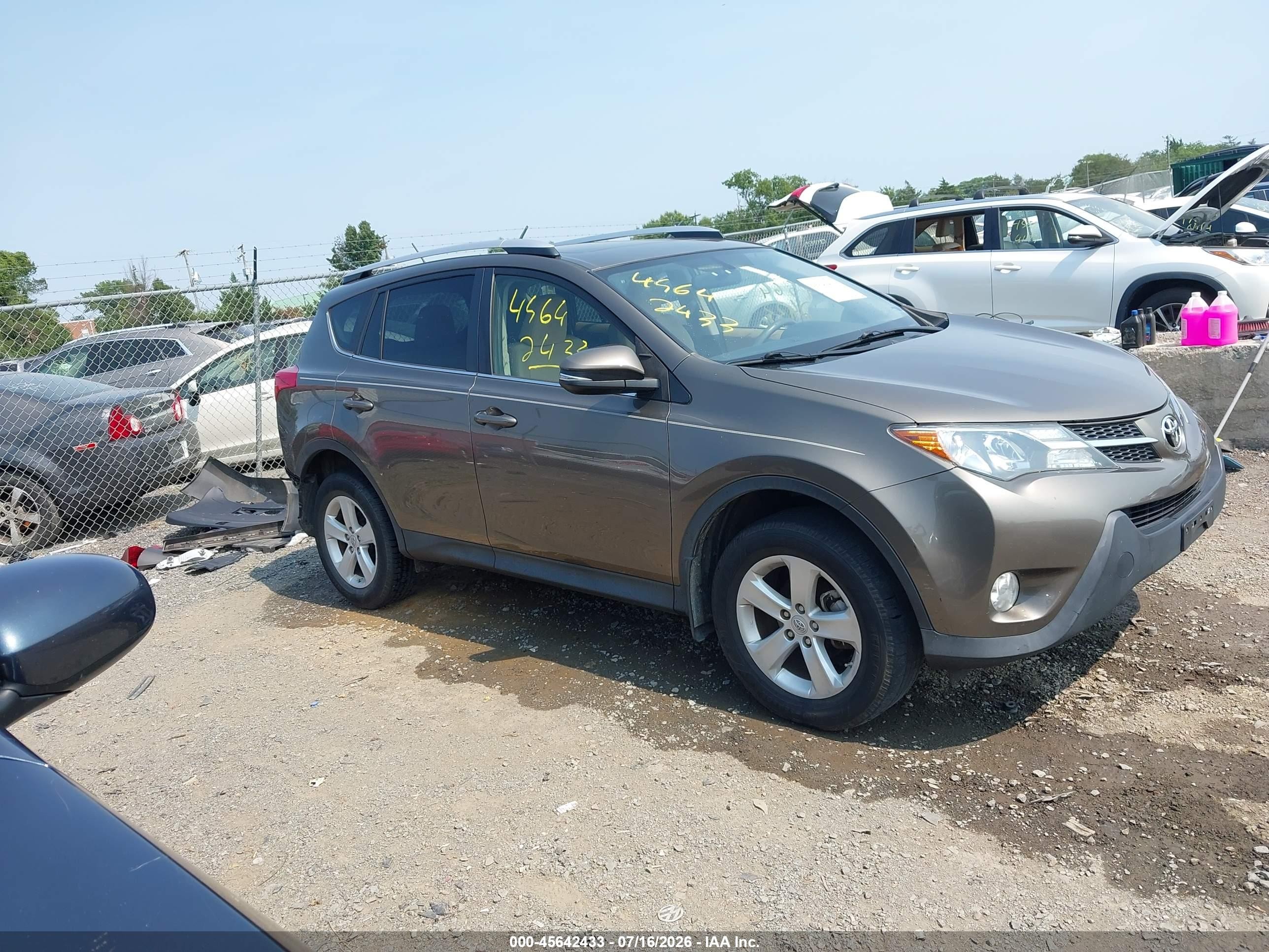 2013 Toyota Rav4 Xle Brown vin: JTMRFREV8DD035561