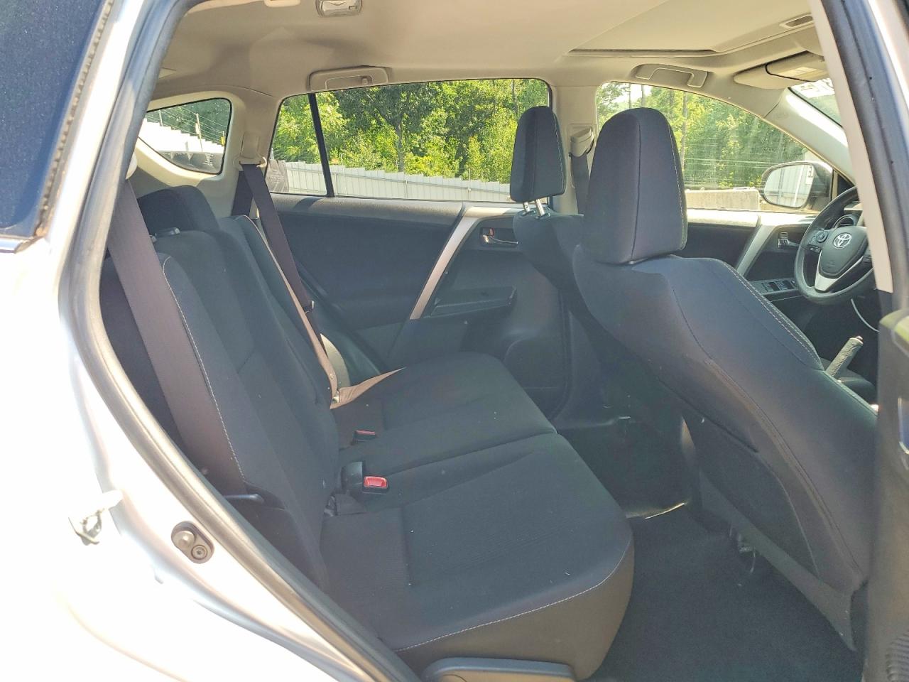 2014 Toyota Rav4 Xle Silver vin: JTMRFREV8ED086530