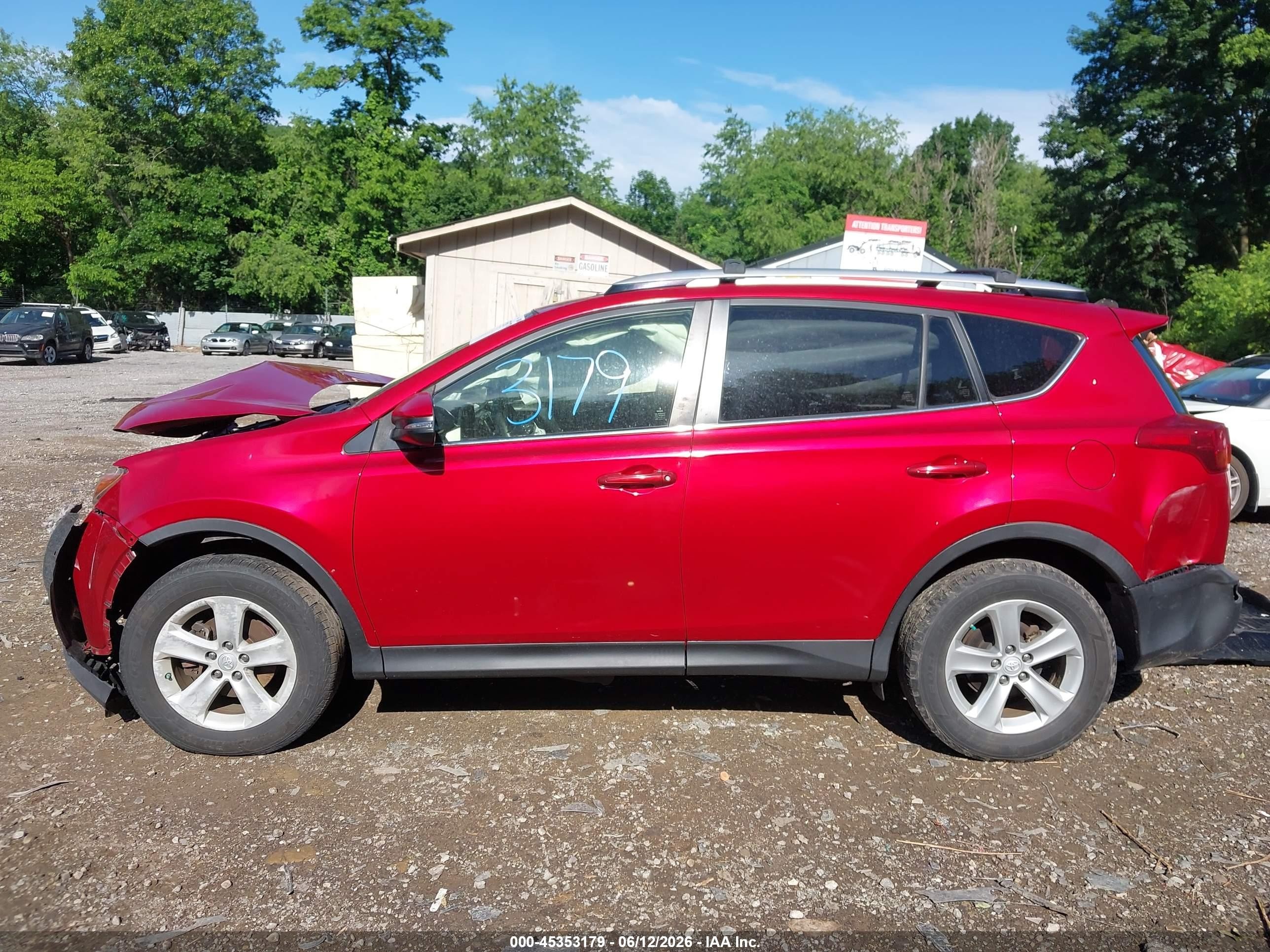 2014 Toyota Rav4 Xle Красный vin: JTMRFREV8EJ008539