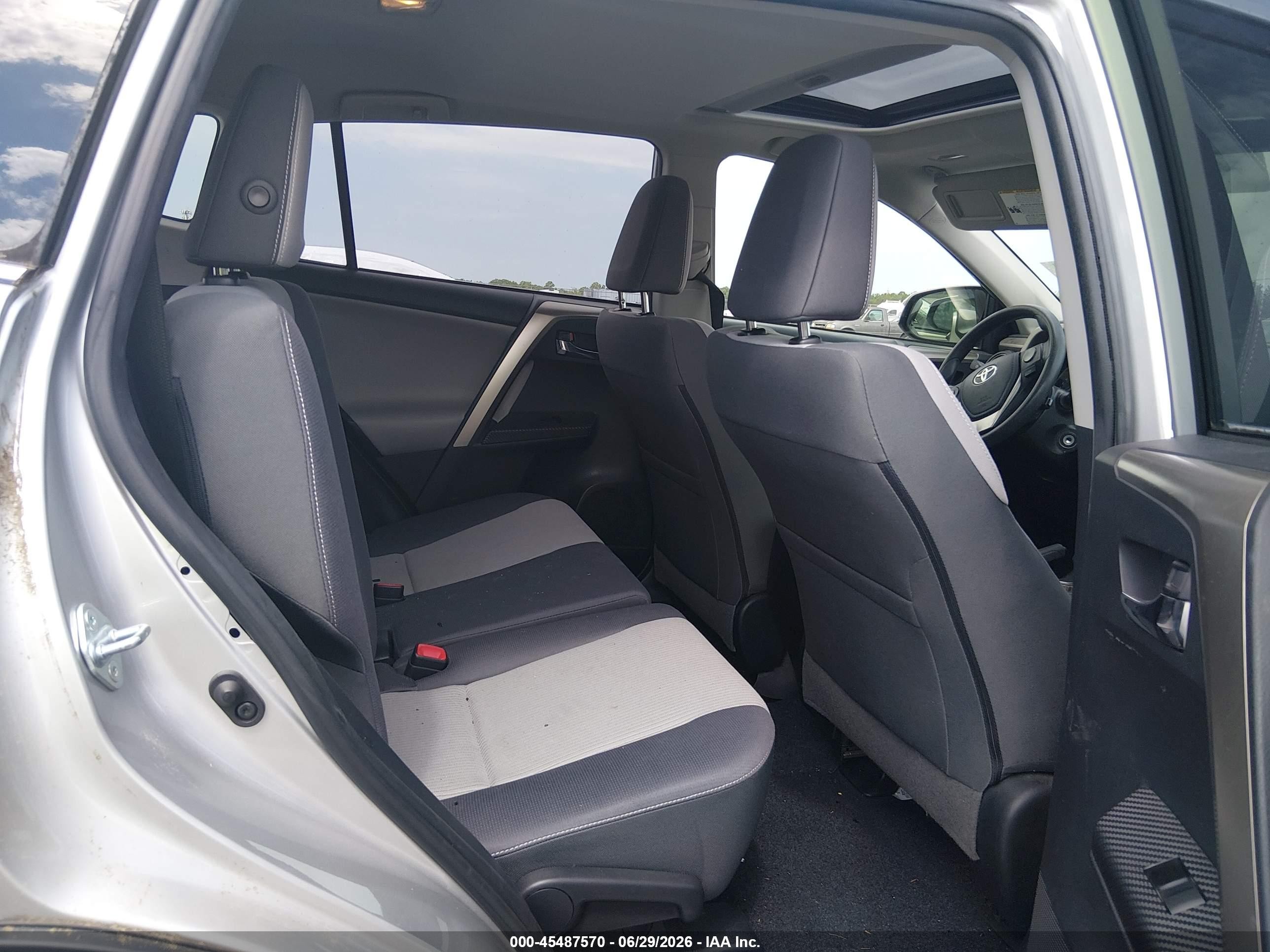 2014 Toyota Rav4 Xle Silver vin: JTMRFREV8EJ012817