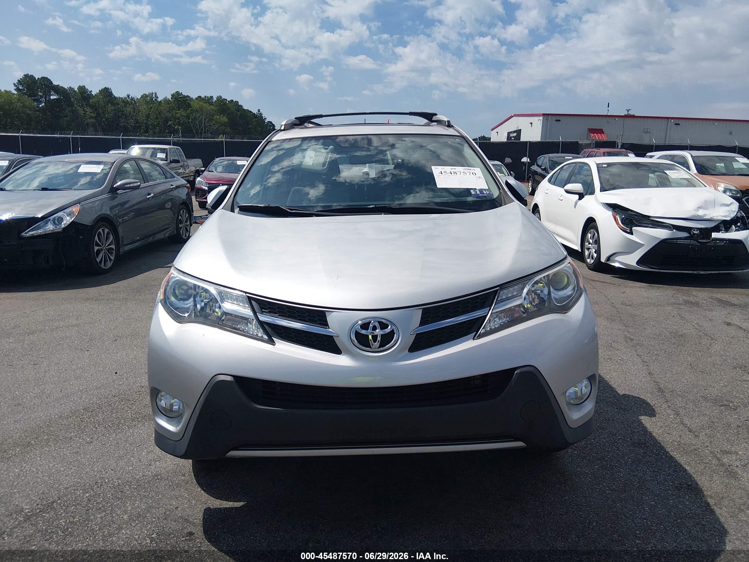 2014 Toyota Rav4 Xle Silver vin: JTMRFREV8EJ012817