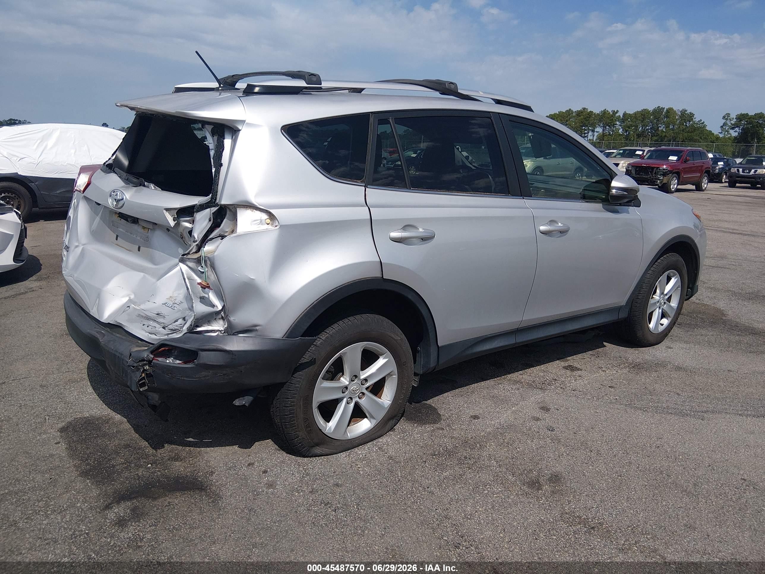 2014 Toyota Rav4 Xle Silver vin: JTMRFREV8EJ012817