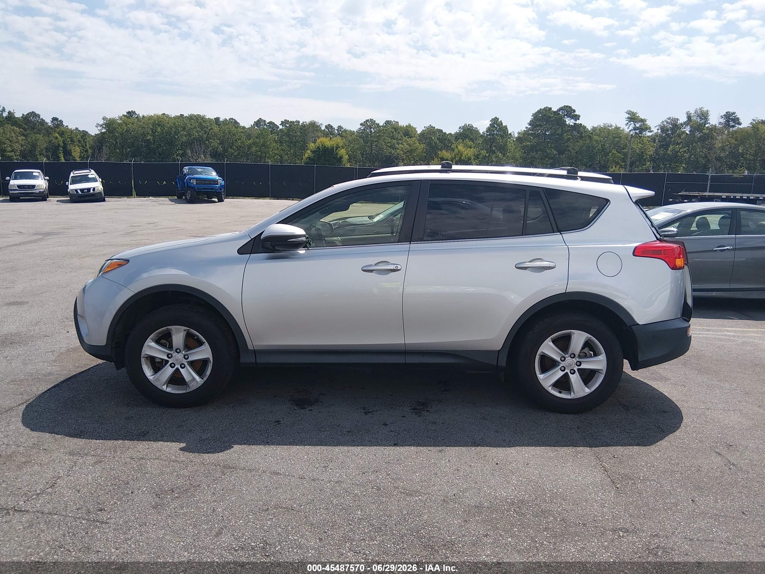 2014 Toyota Rav4 Xle Silver vin: JTMRFREV8EJ012817