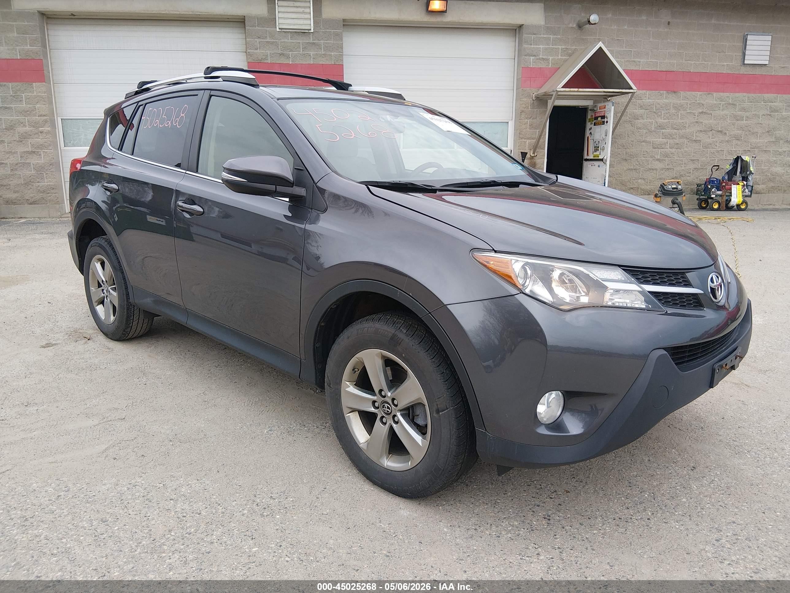 2015 Toyota Rav4 Xle Gray vin: JTMRFREV8FD121536