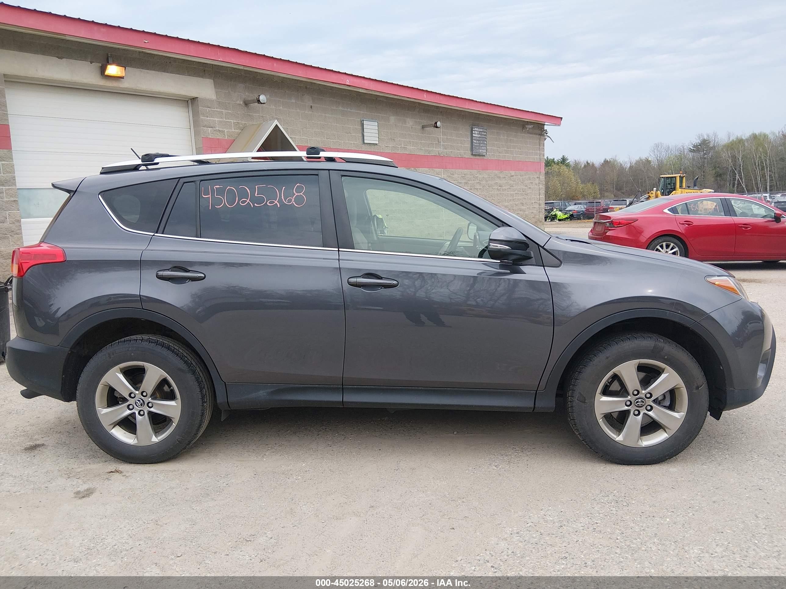 2015 Toyota Rav4 Xle Gray vin: JTMRFREV8FD121536