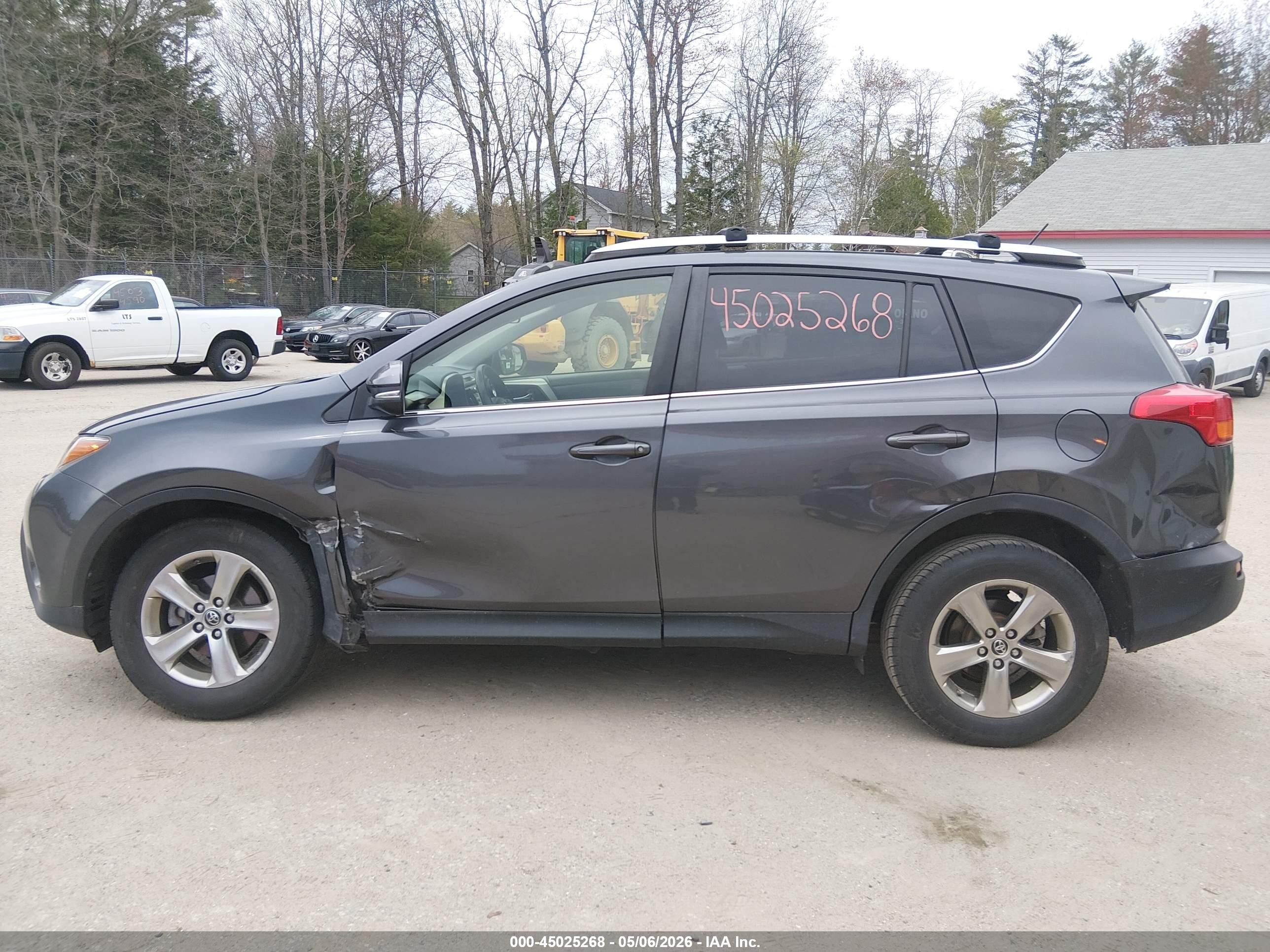 2015 Toyota Rav4 Xle Gray vin: JTMRFREV8FD121536