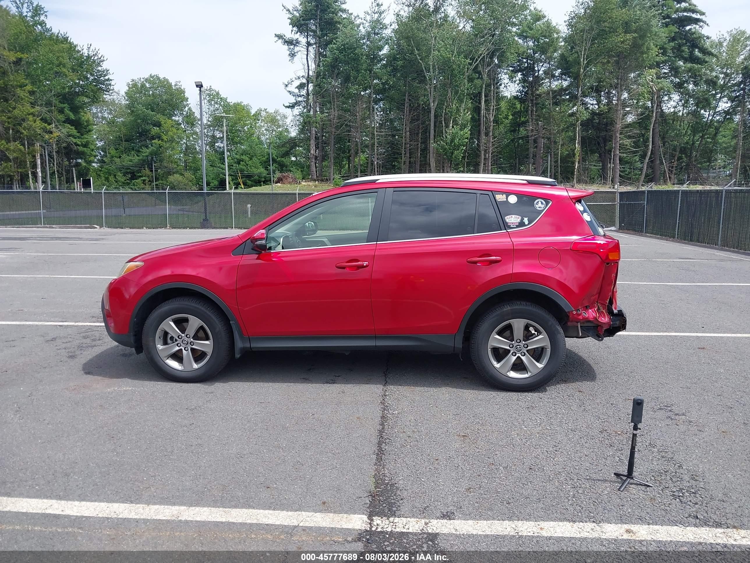 2015 Toyota Rav4 Xle Red vin: JTMRFREV8FD144931