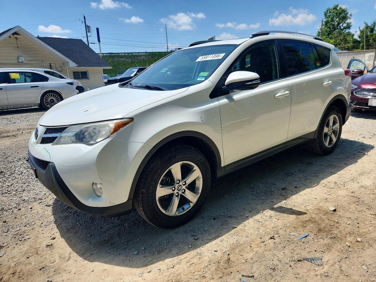 2015 Toyota Rav4 Xle White vin: JTMRFREV8FD168128