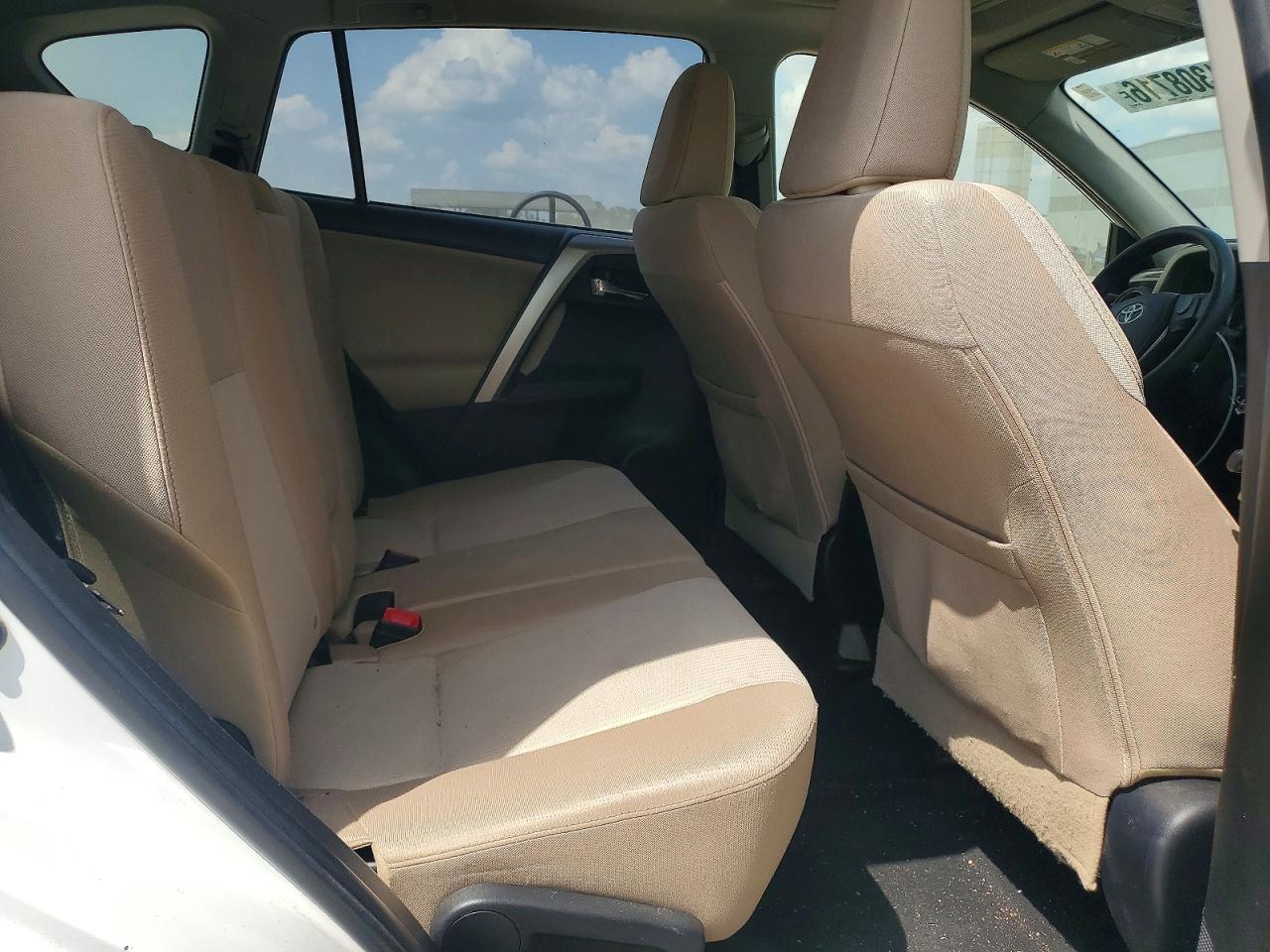 2015 Toyota Rav4 Xle White vin: JTMRFREV8FD173359