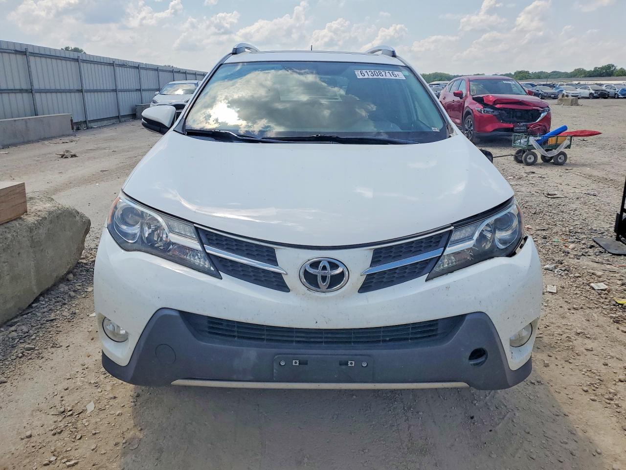2015 Toyota Rav4 Xle White vin: JTMRFREV8FD173359