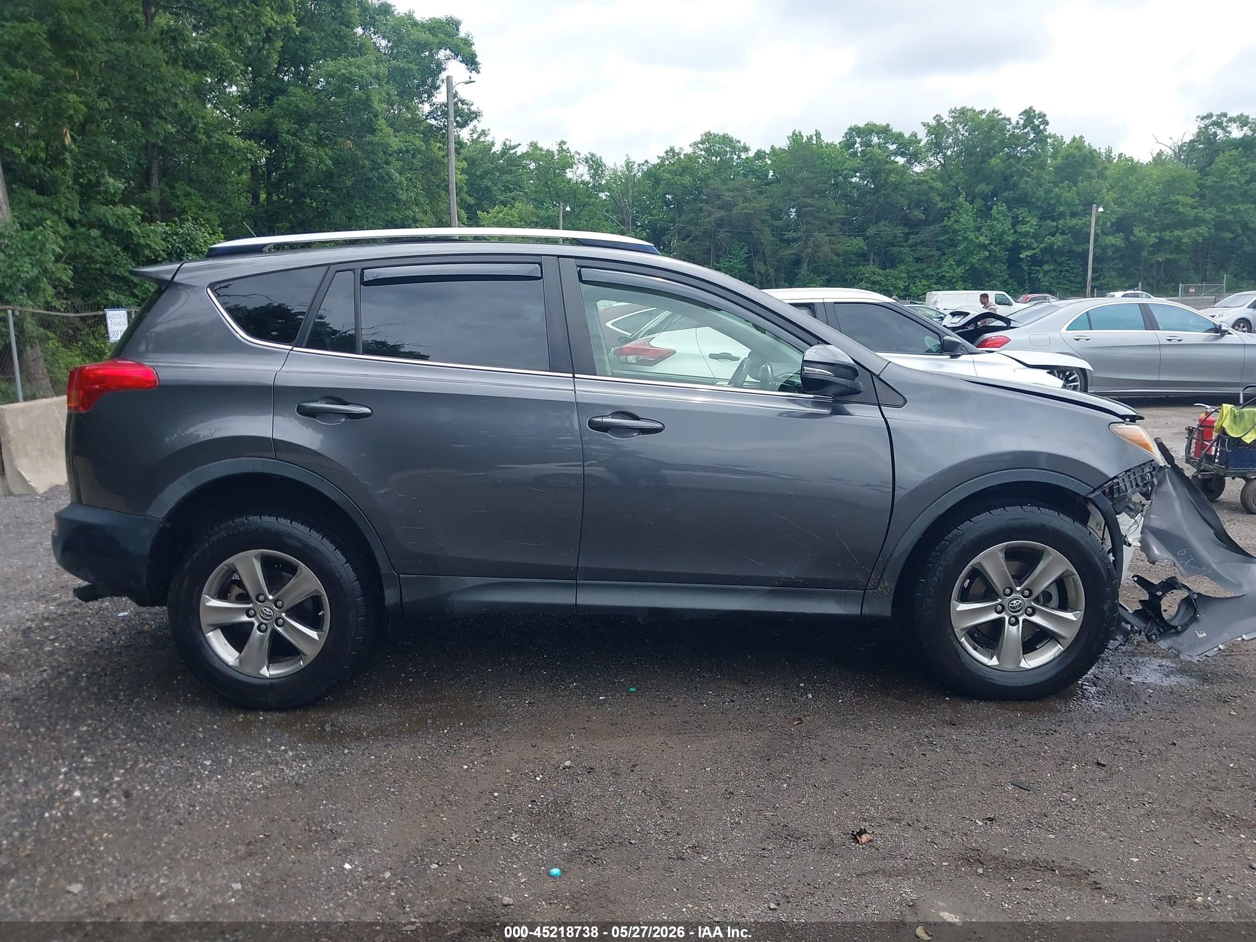 2015 Toyota Rav4 Xle Gray vin: JTMRFREV8FJ025357