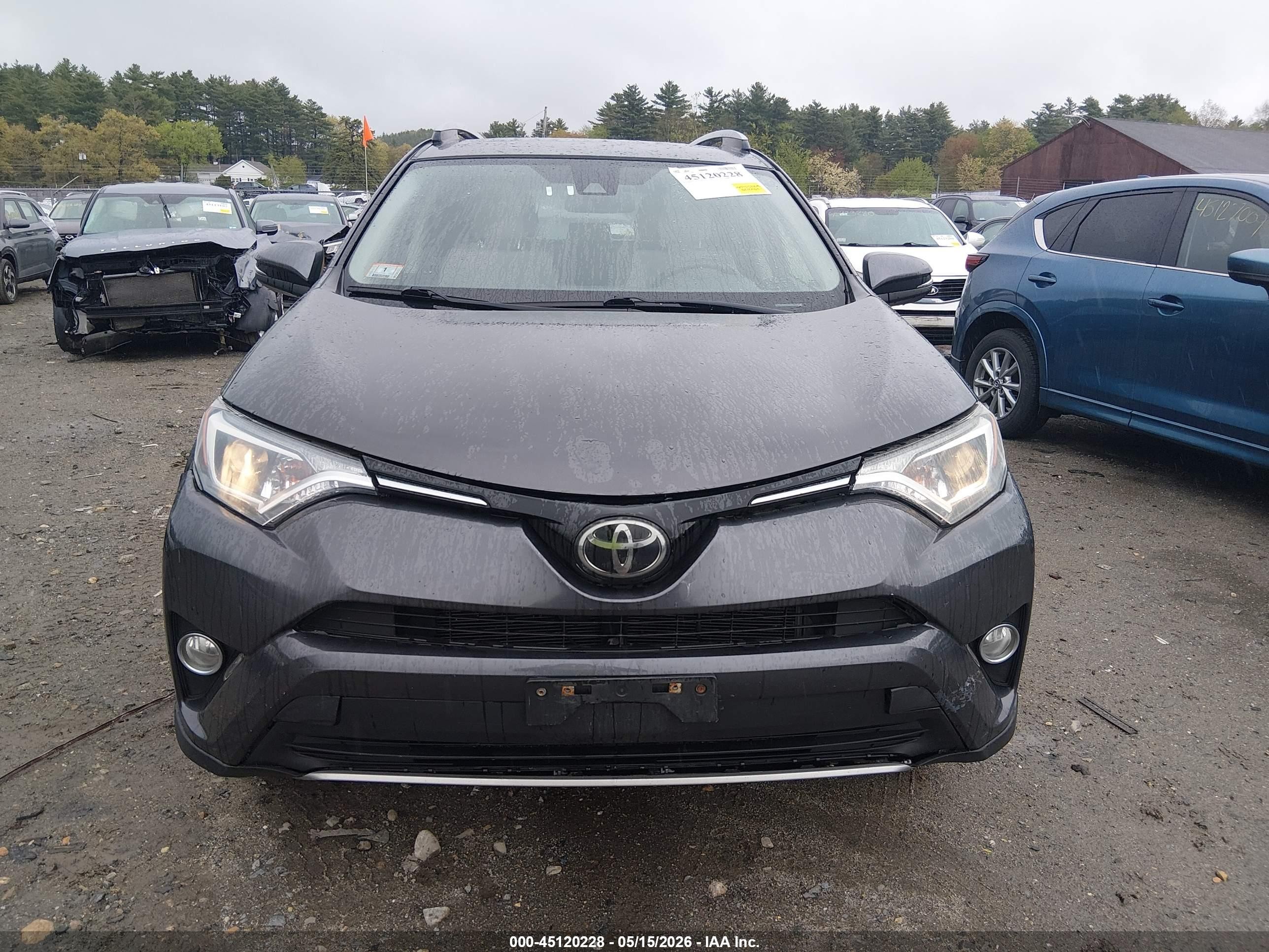 2018 Toyota Rav4 Xle Серый vin: JTMRFREV8JJ182413