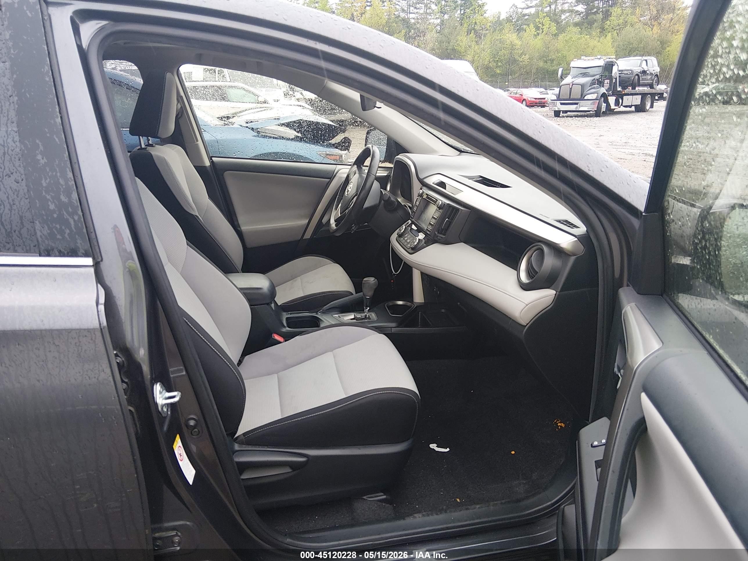 2018 Toyota Rav4 Xle Серый vin: JTMRFREV8JJ182413