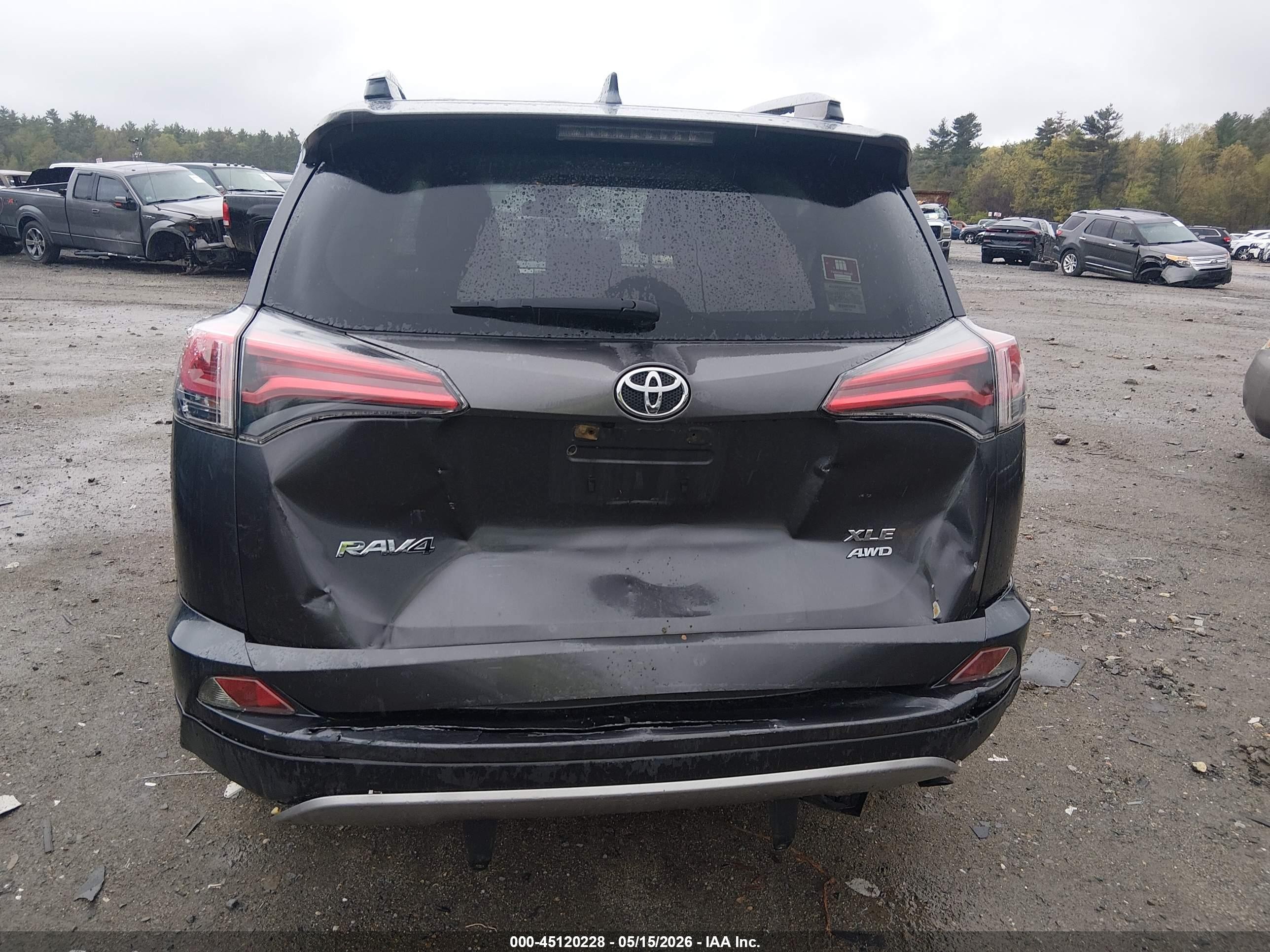 2018 Toyota Rav4 Xle Серый vin: JTMRFREV8JJ182413