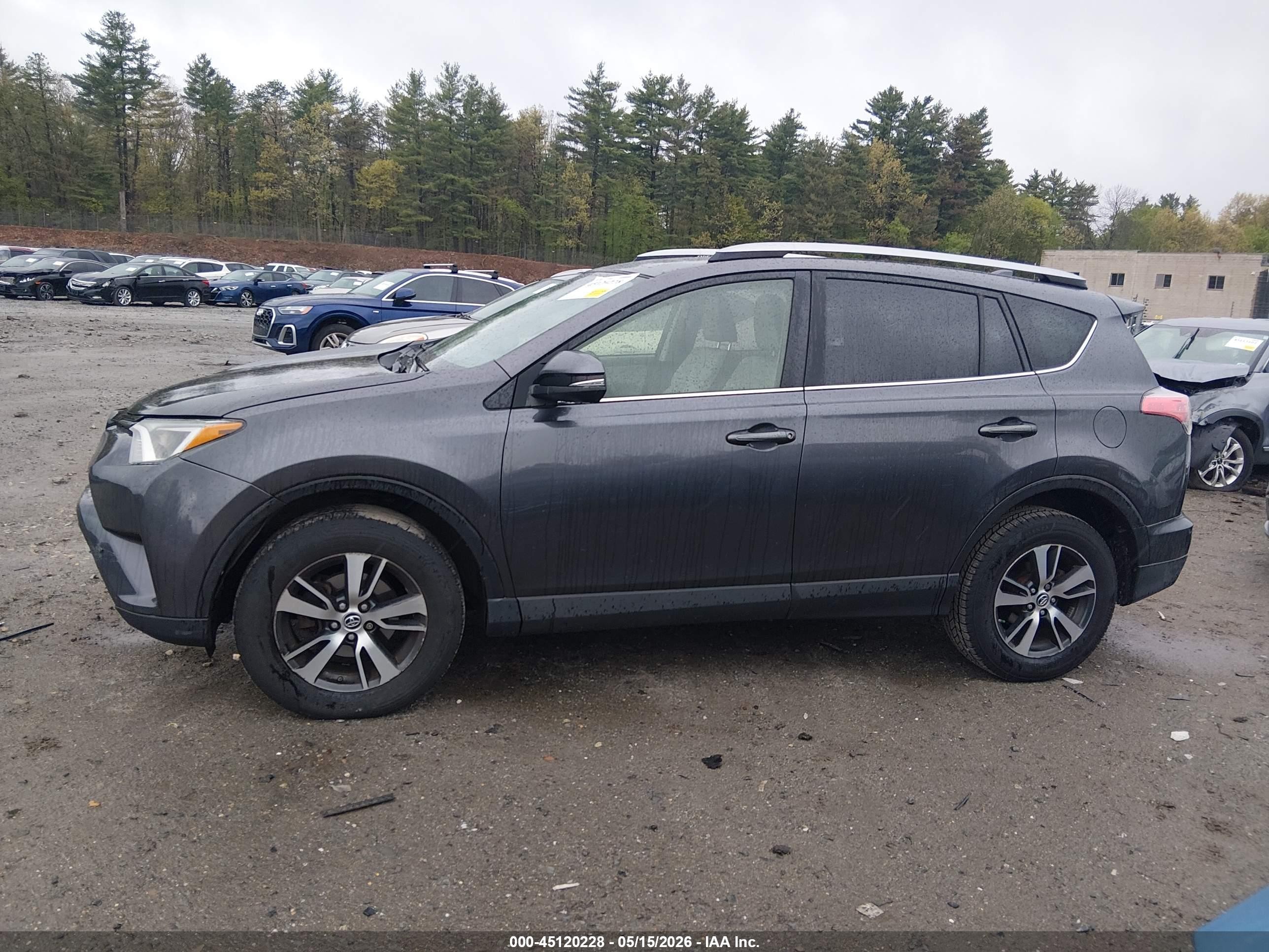 2018 Toyota Rav4 Xle Серый vin: JTMRFREV8JJ182413