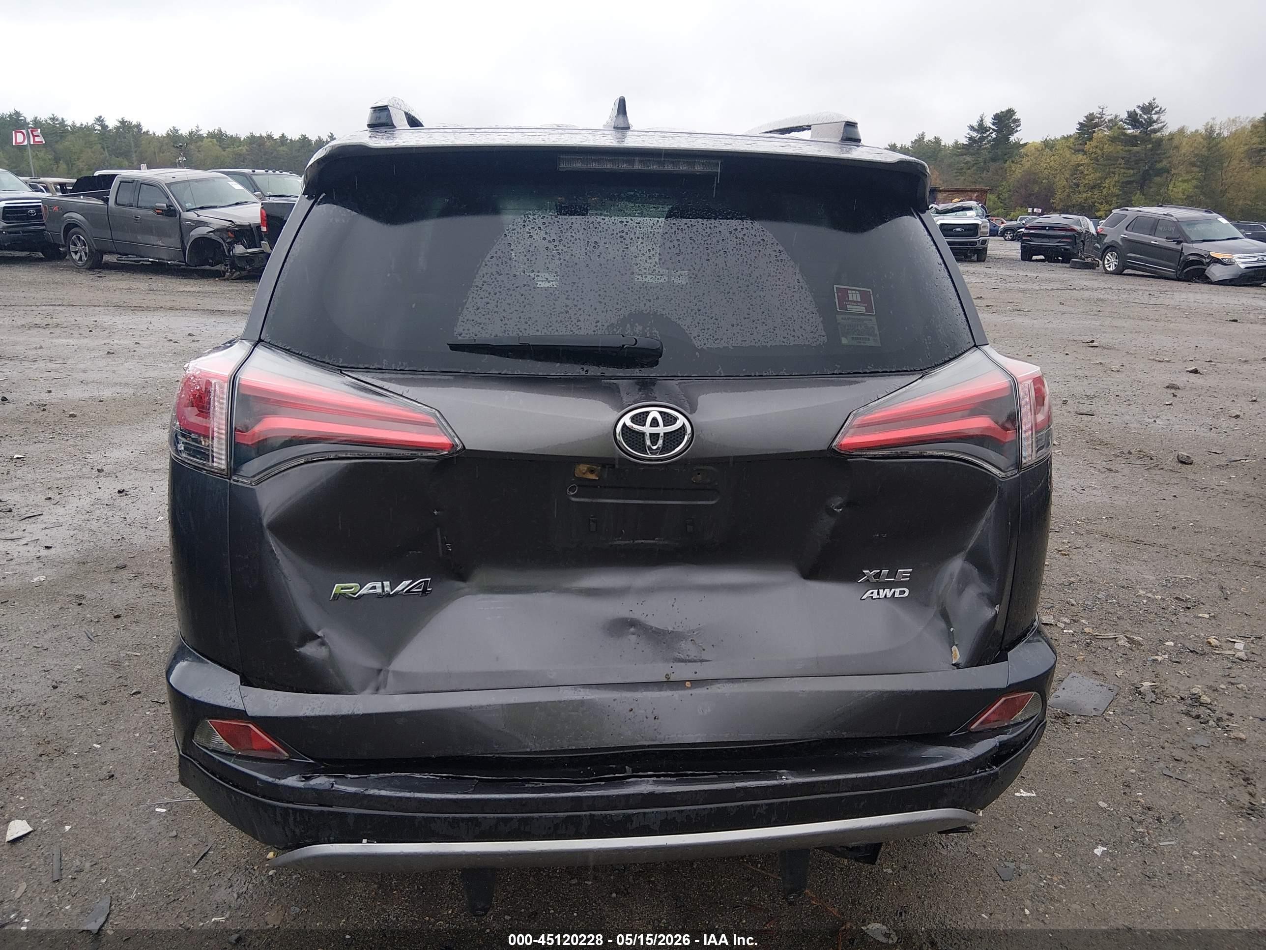 2018 Toyota Rav4 Xle Серый vin: JTMRFREV8JJ182413