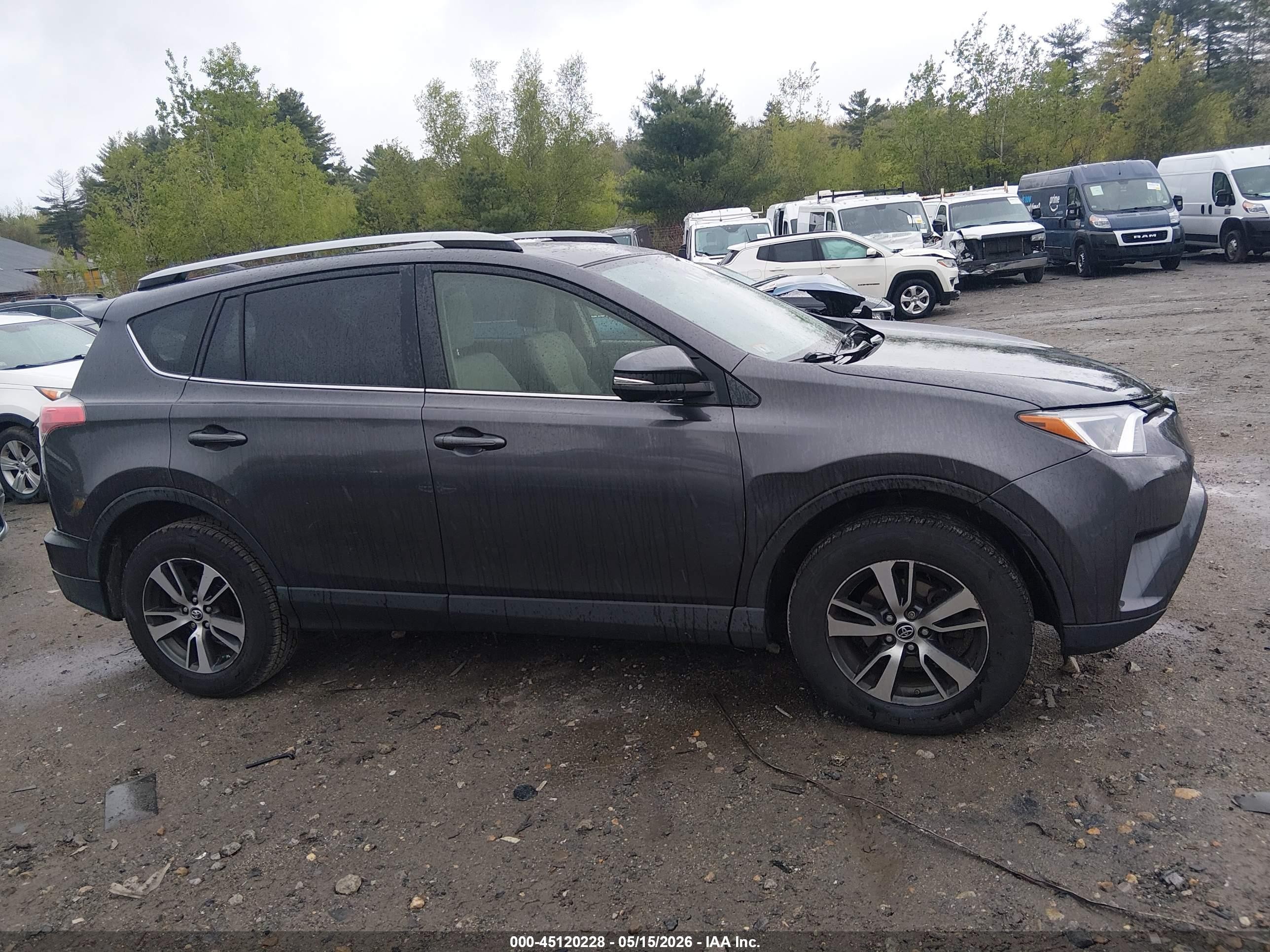 2018 Toyota Rav4 Xle Серый vin: JTMRFREV8JJ182413
