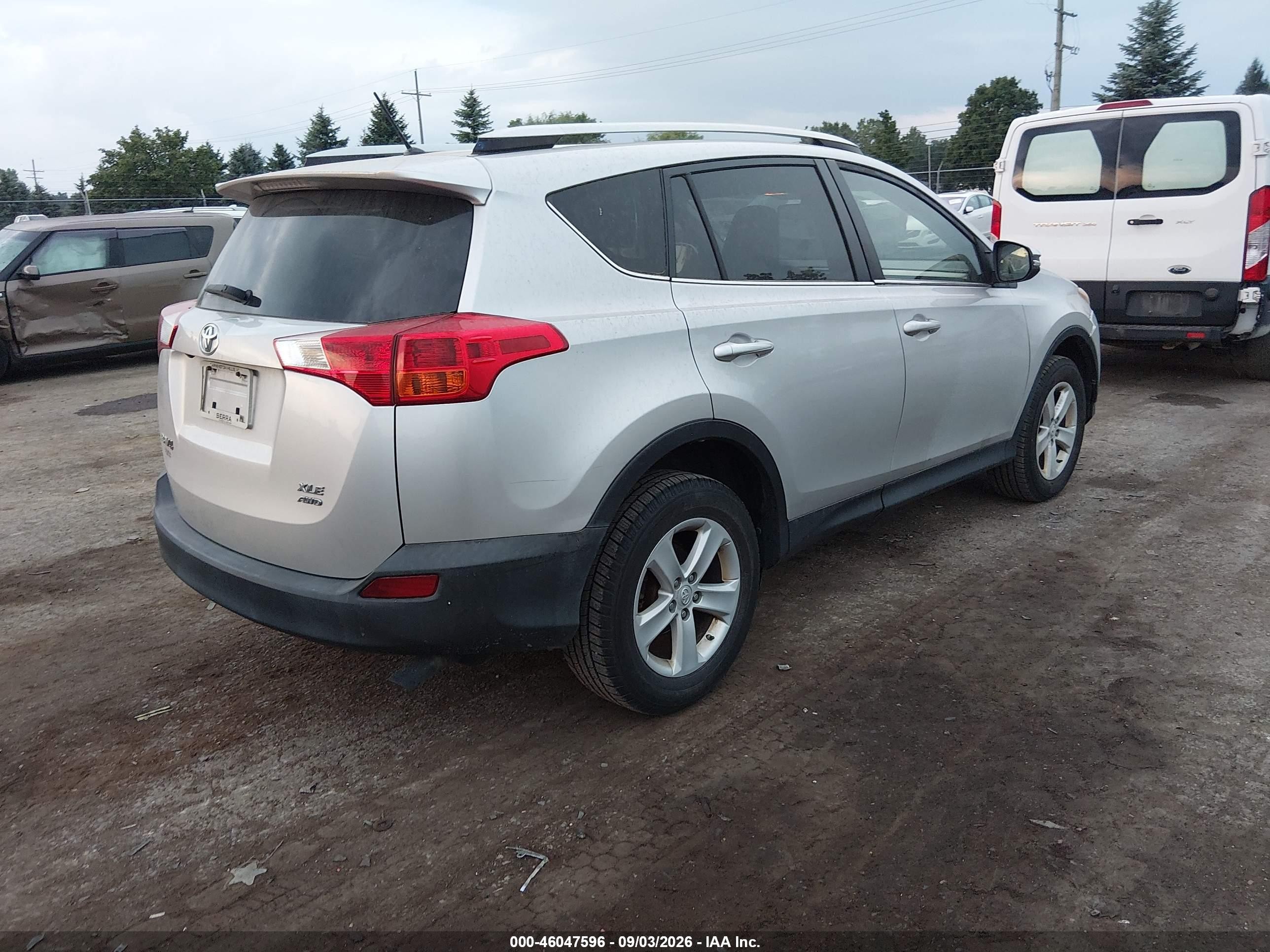 2013 Toyota Rav4 Xle Silver vin: JTMRFREV9D5028404