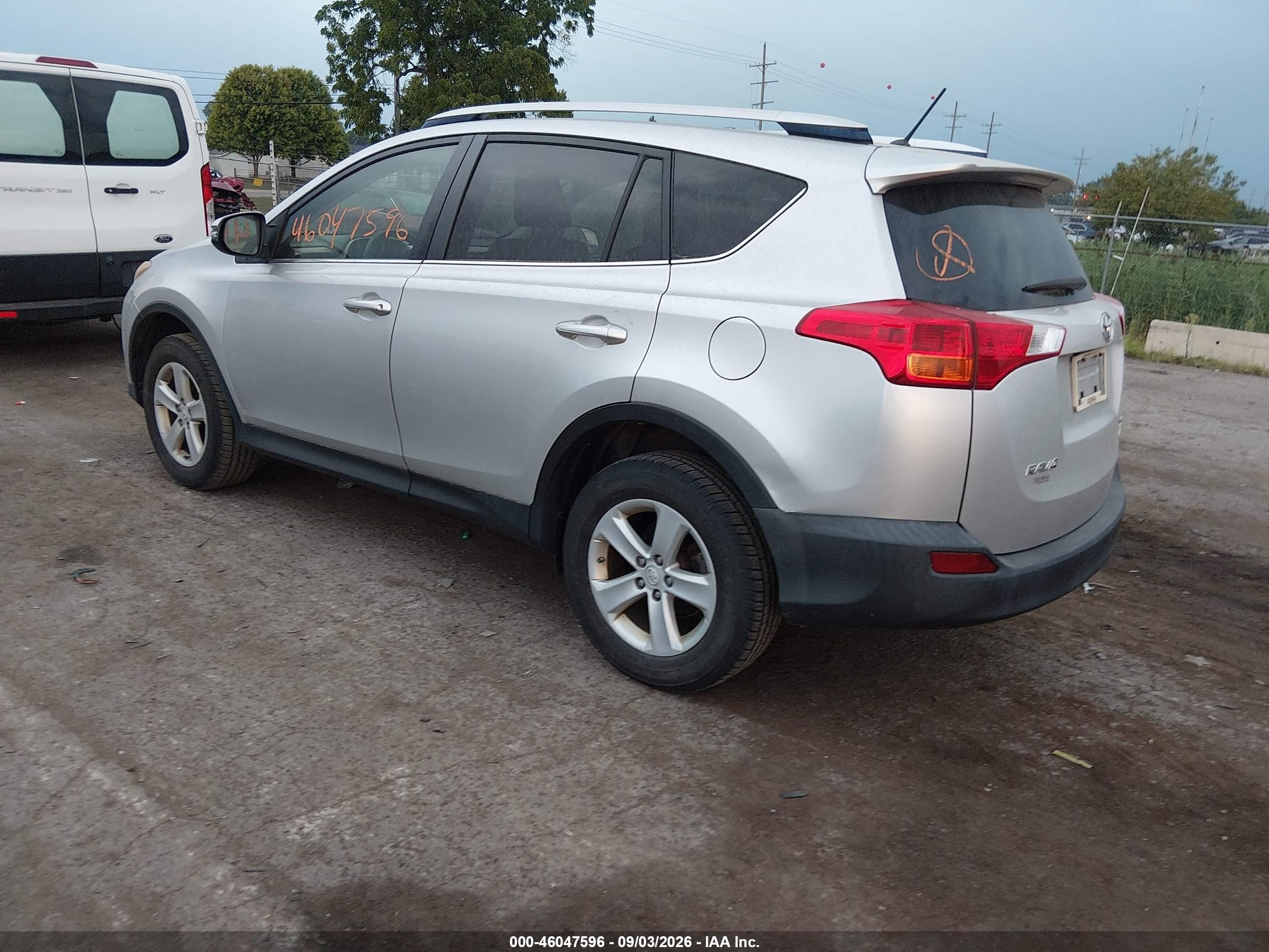 2013 Toyota Rav4 Xle Silver vin: JTMRFREV9D5028404