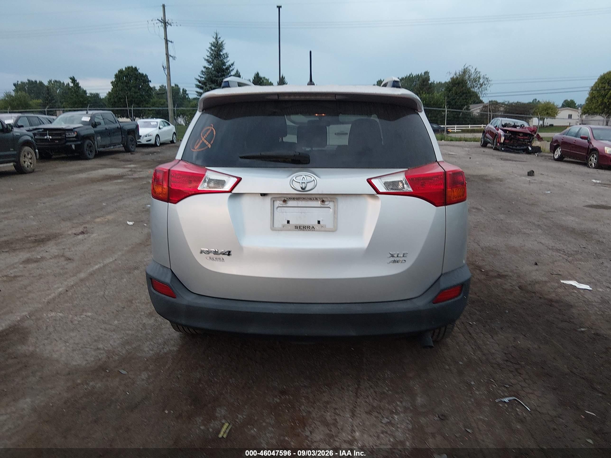 2013 Toyota Rav4 Xle Silver vin: JTMRFREV9D5028404