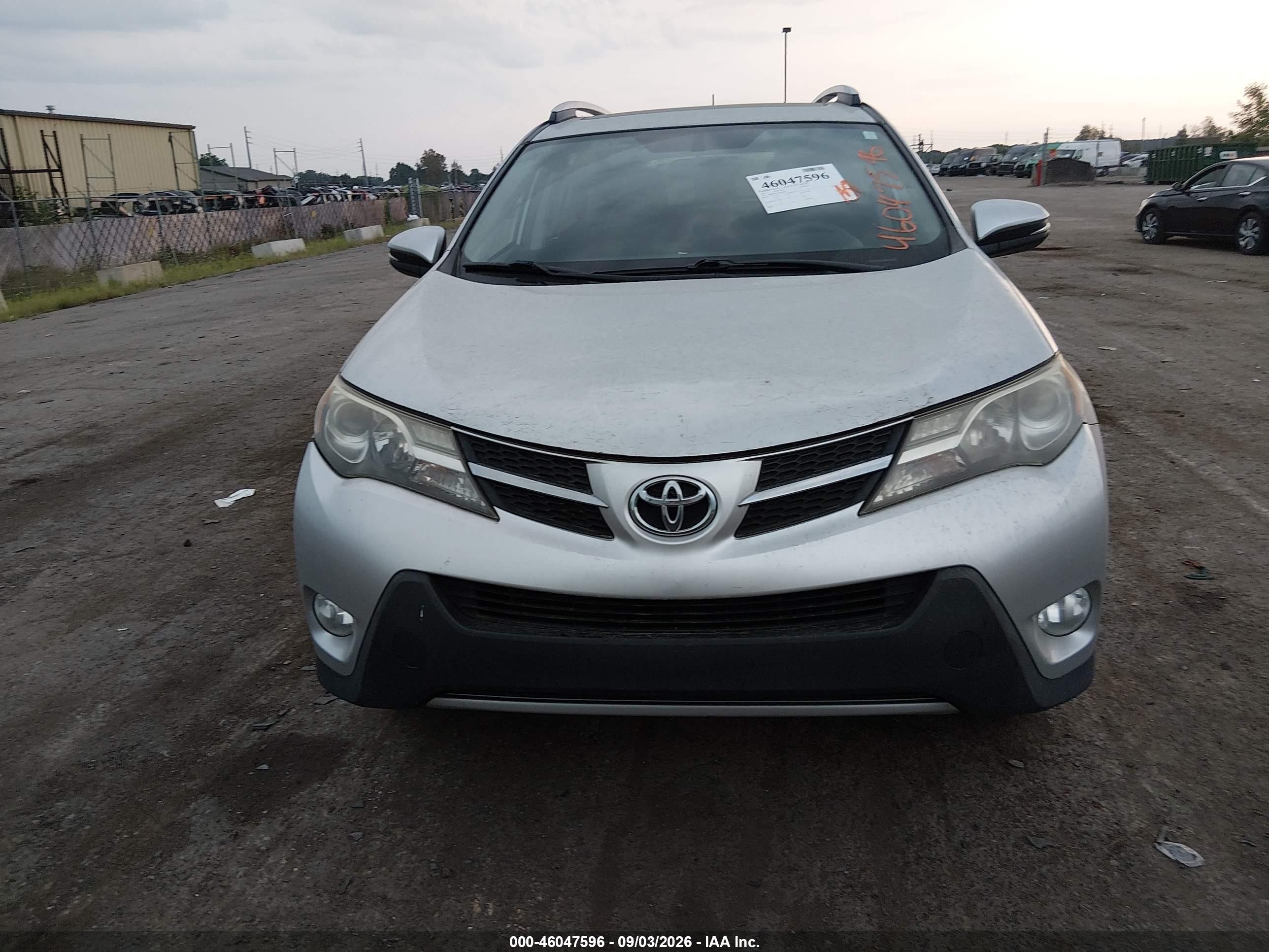 2013 Toyota Rav4 Xle Silver vin: JTMRFREV9D5028404