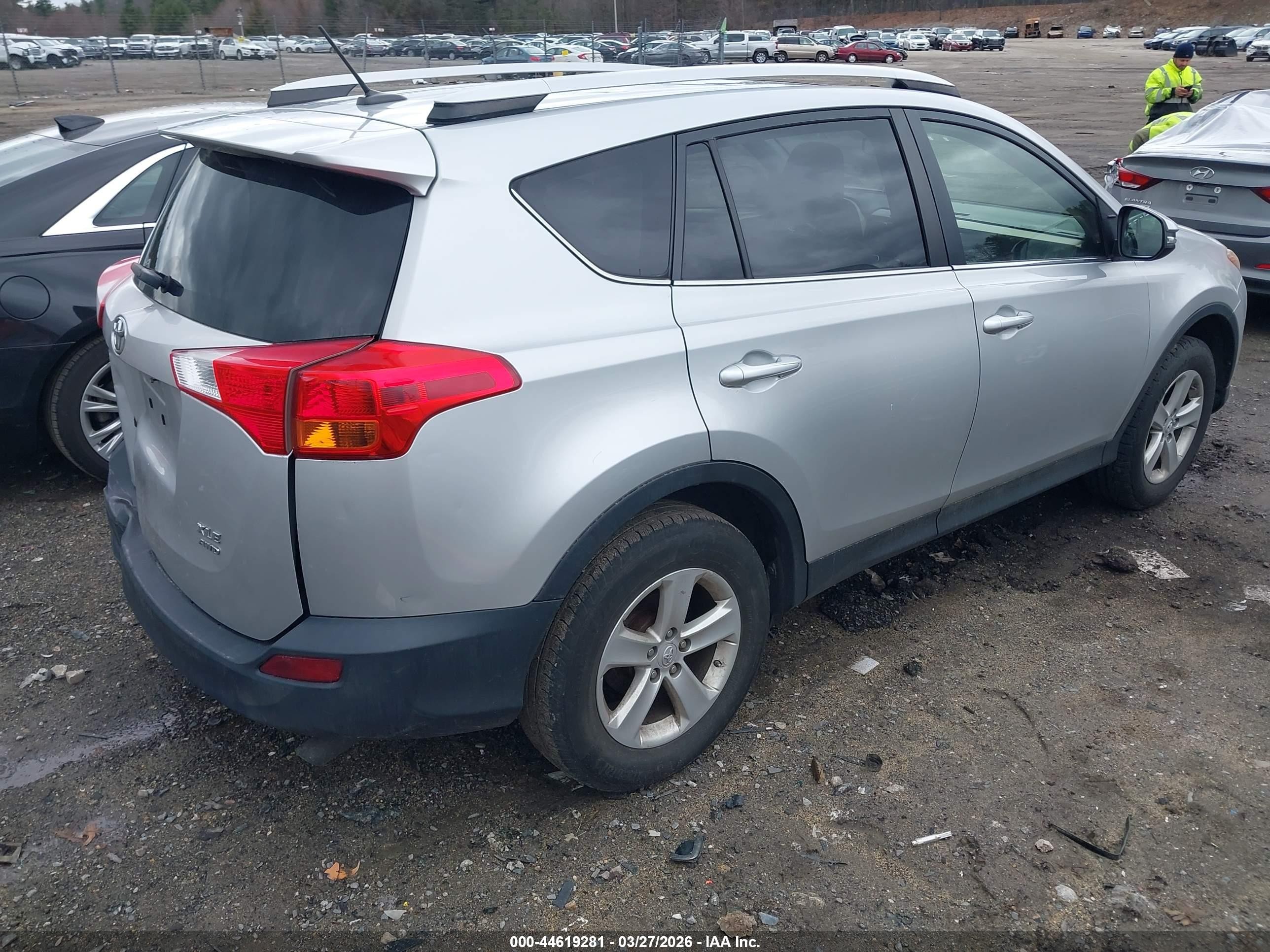 2014 Toyota Rav4 Xle Silver vin: JTMRFREV9ED069686