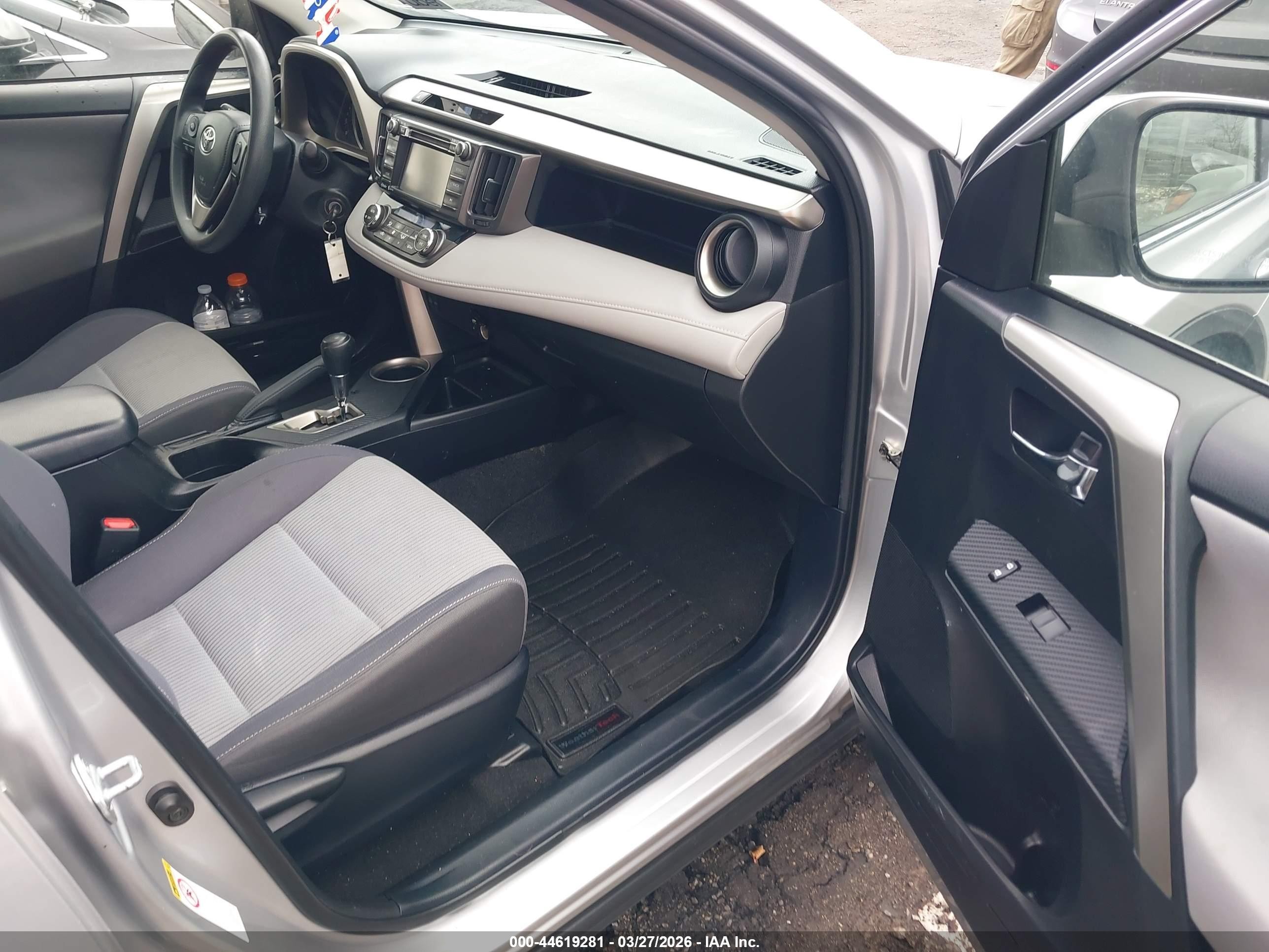 2014 Toyota Rav4 Xle Silver vin: JTMRFREV9ED069686