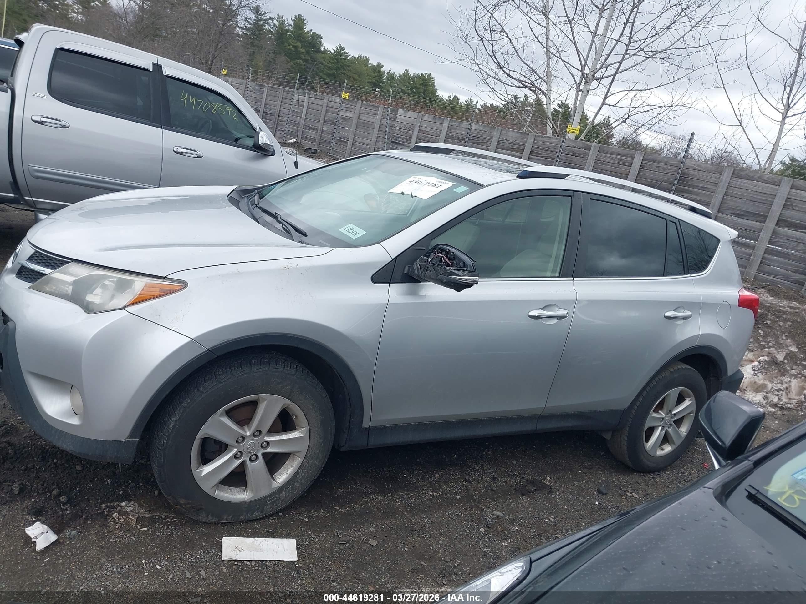 2014 Toyota Rav4 Xle Silver vin: JTMRFREV9ED069686