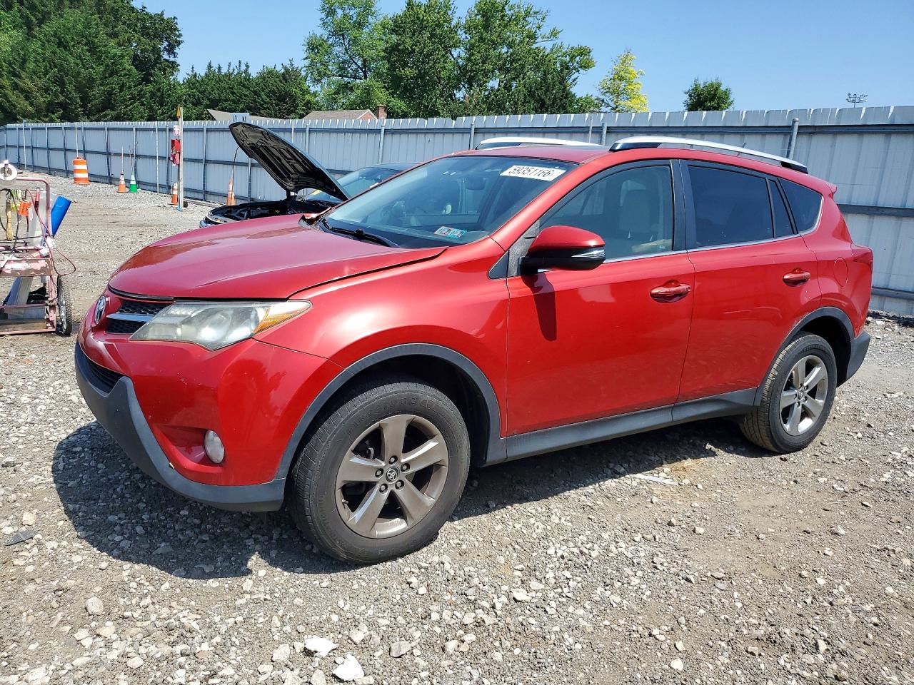 2015 Toyota Rav4 Xle Red vin: JTMRFREV9FD097666