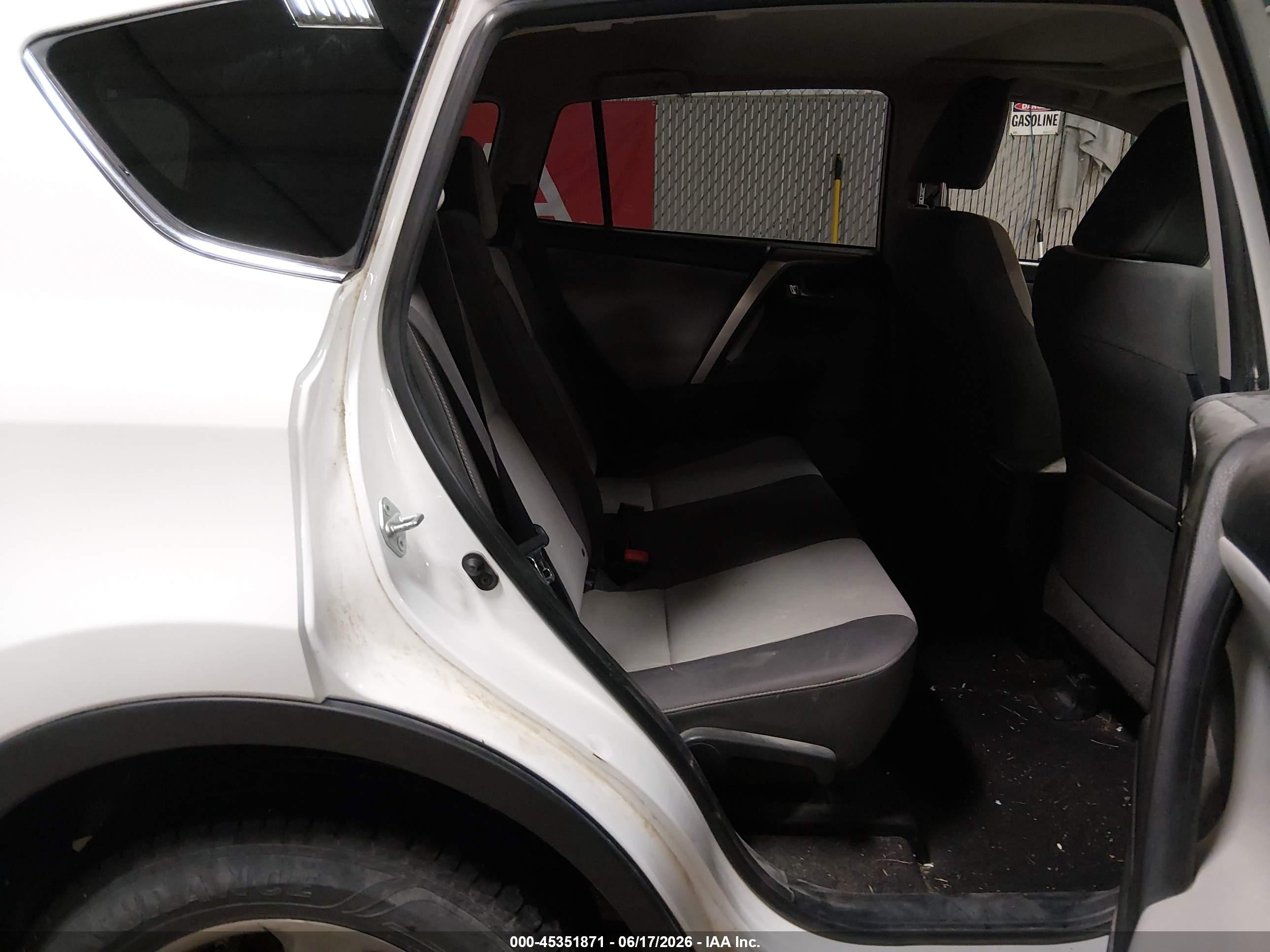 2015 Toyota Rav4 Xle White vin: JTMRFREV9FD099403