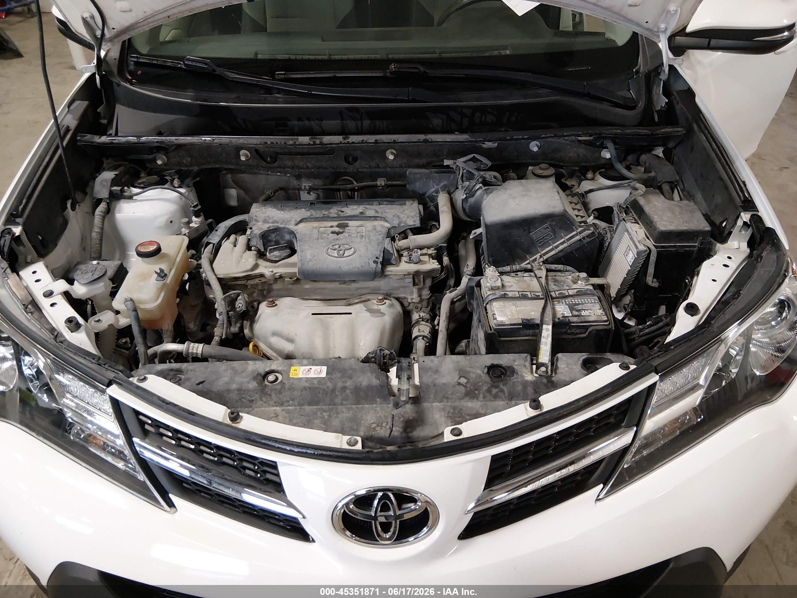 2015 Toyota Rav4 Xle White vin: JTMRFREV9FD099403