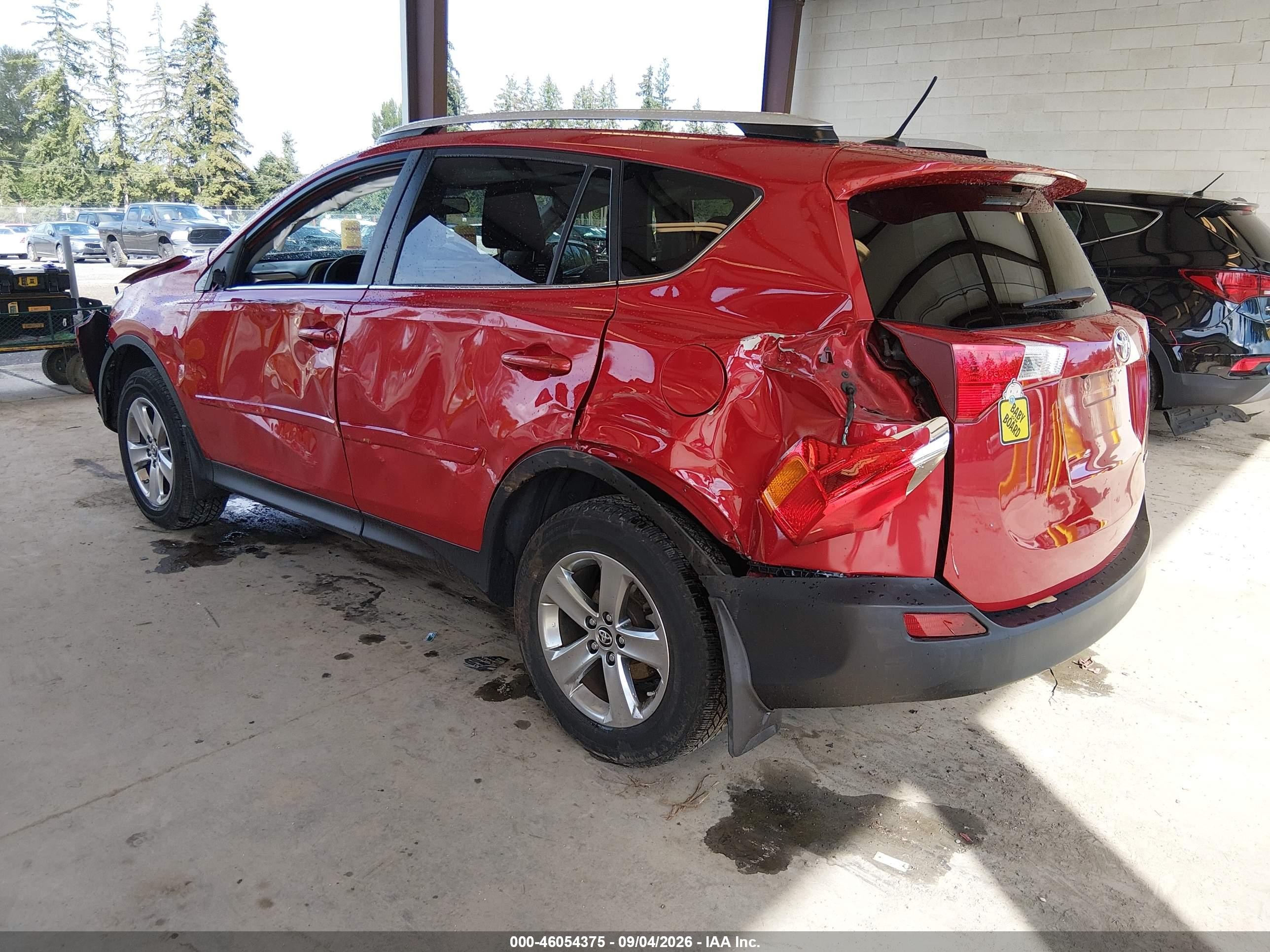 2015 Toyota Rav4 Xle Red vin: JTMRFREV9FD099885