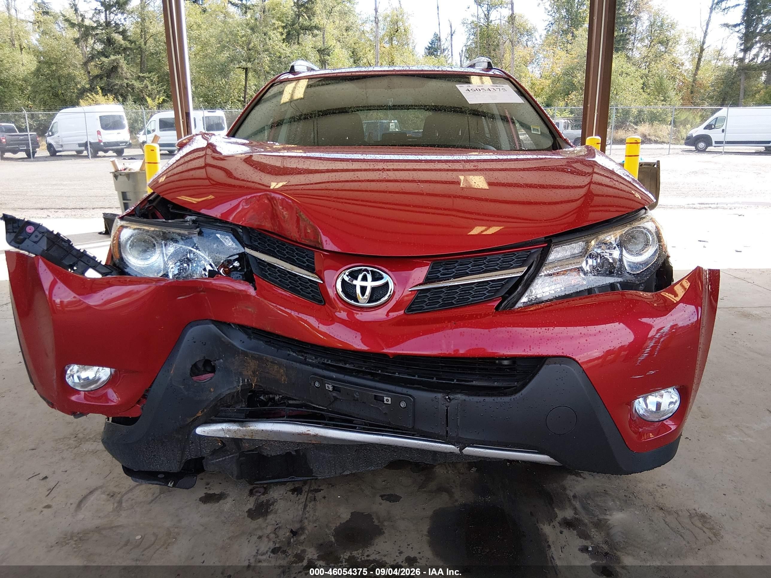 2015 Toyota Rav4 Xle Red vin: JTMRFREV9FD099885