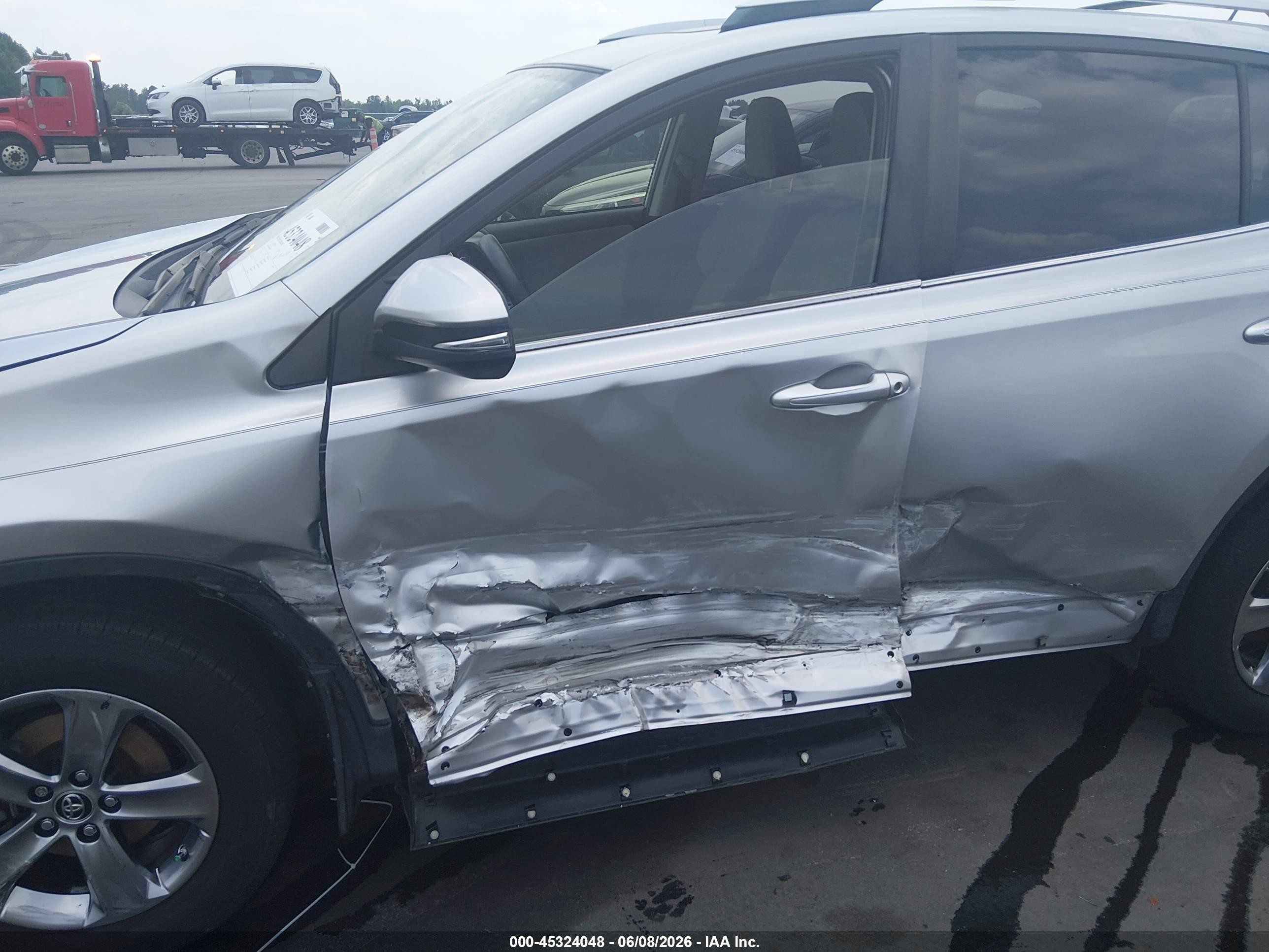 2015 Toyota Rav4 Xle Silver vin: JTMRFREV9FD138989