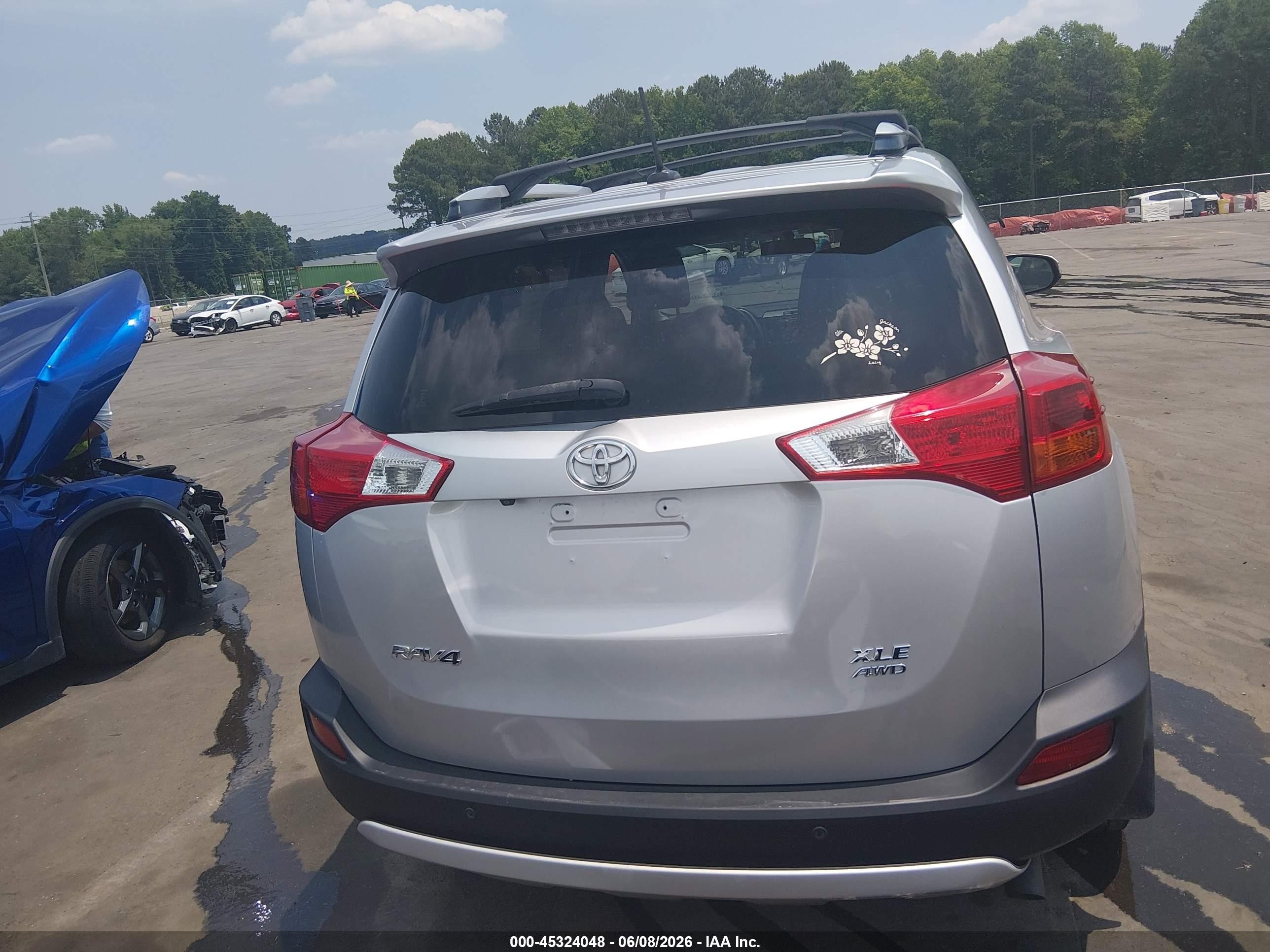2015 Toyota Rav4 Xle Silver vin: JTMRFREV9FD138989