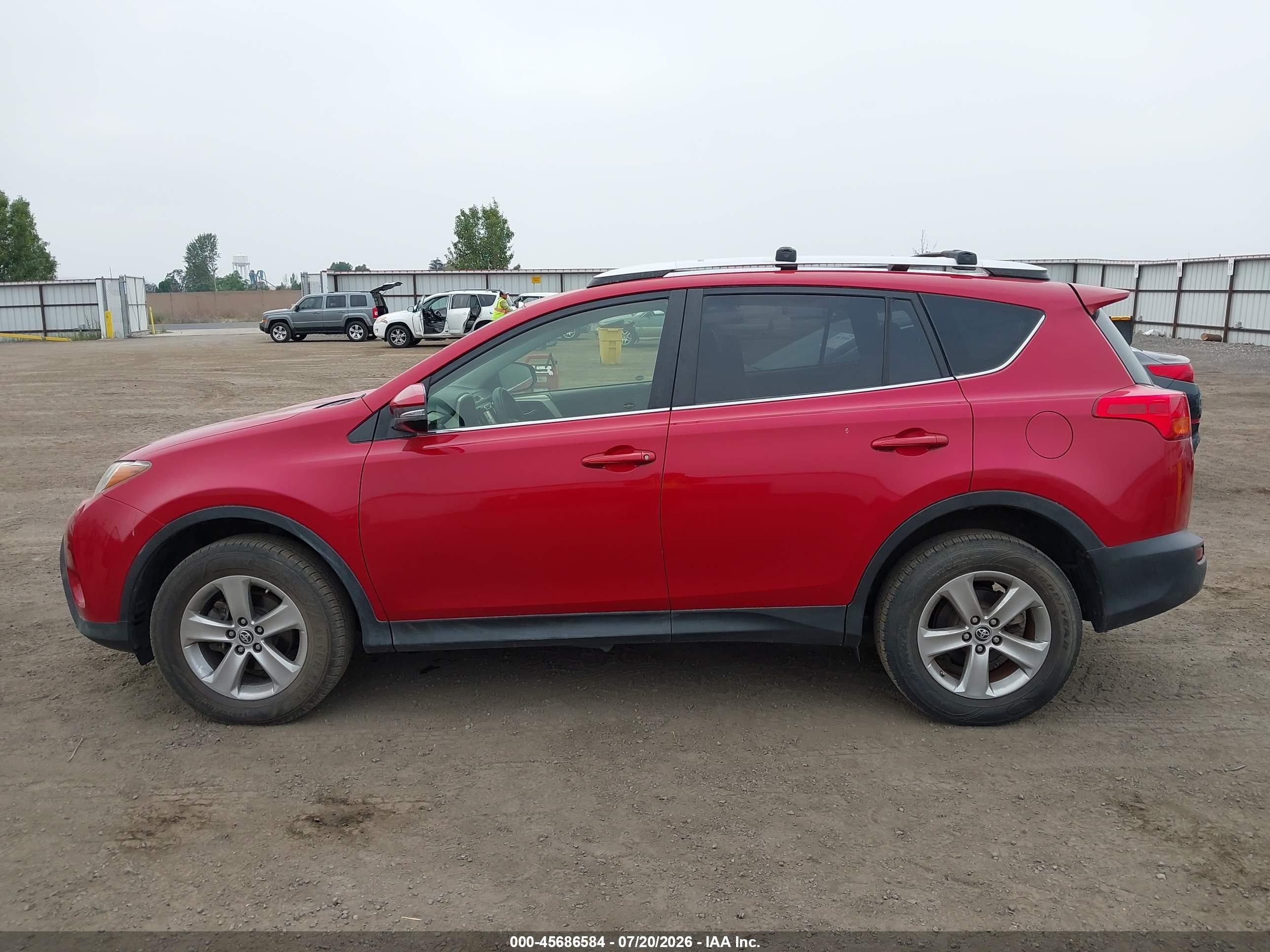2015 Toyota Rav4 Xle Red vin: JTMRFREV9FD152357