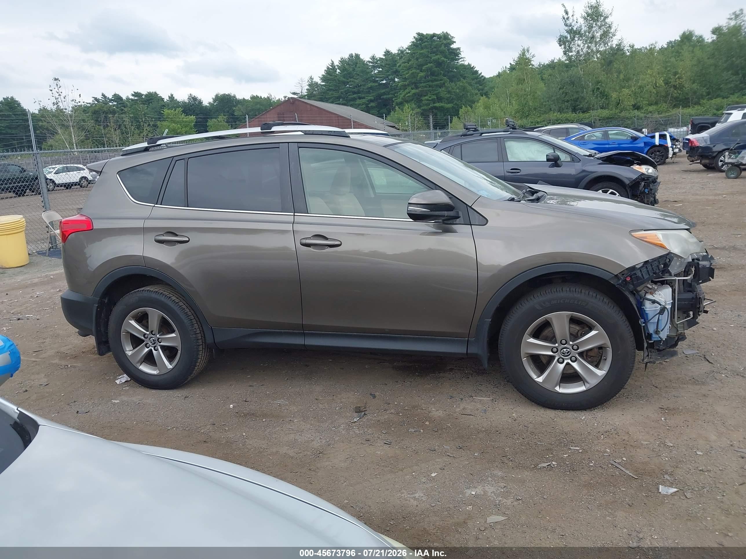 2015 Toyota Rav4 Xle Gray vin: JTMRFREV9FD157185