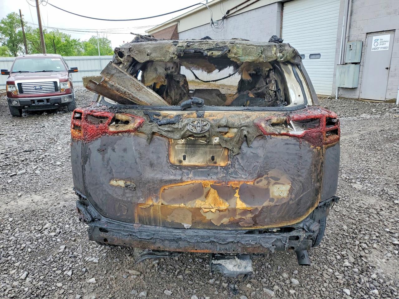2015 Toyota Rav4 Xle Burn vin: JTMRFREV9FD157297